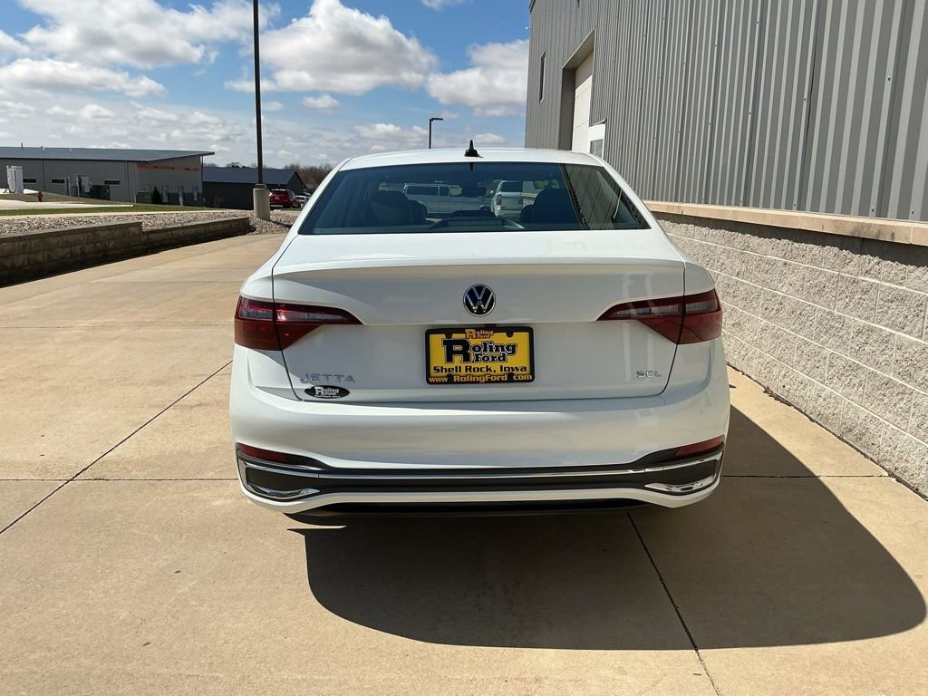 Used 2024 Volkswagen Jetta SEL image 5