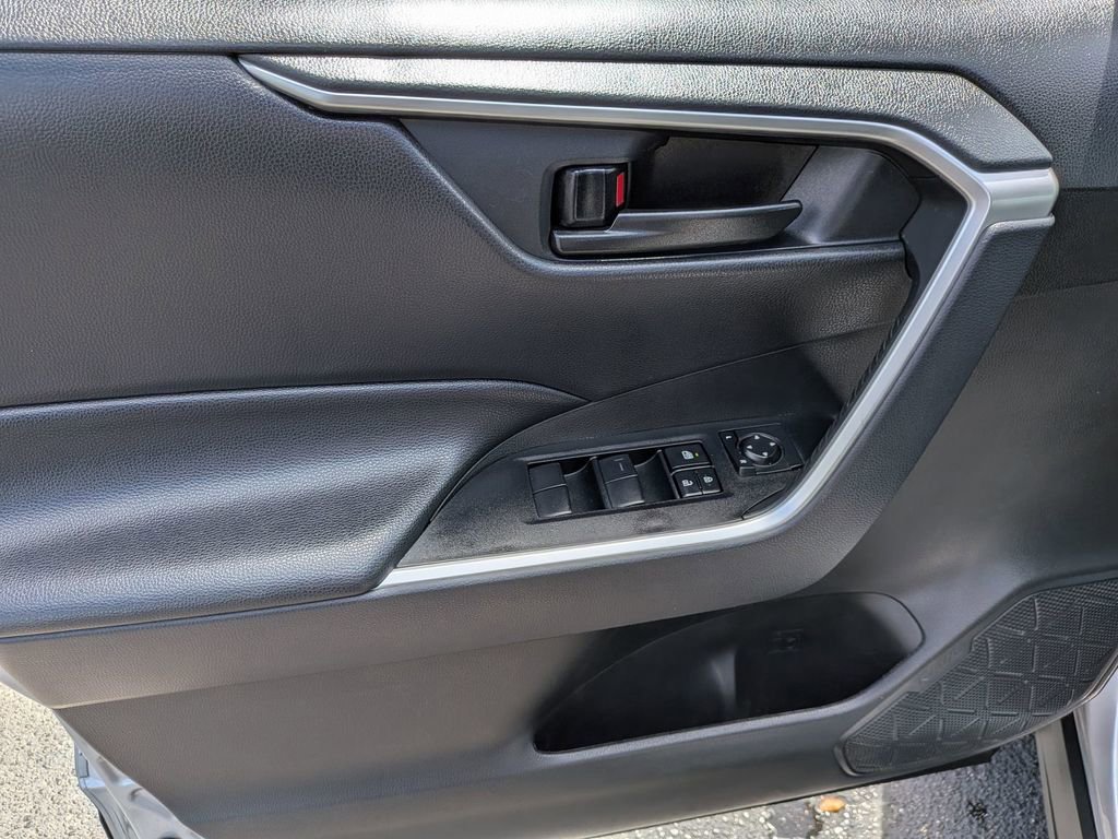 Used 2025 Toyota RAV4 LE image 11