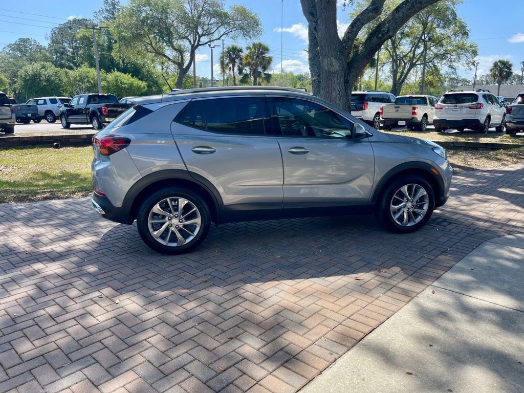 Used 2023 Buick Encore GX Essence w/ Experience Buick Package FWD image 7