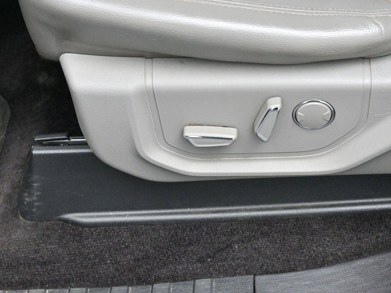 Used 2016 Ford F150 Lariat w/ Trailer Tow Package image 13