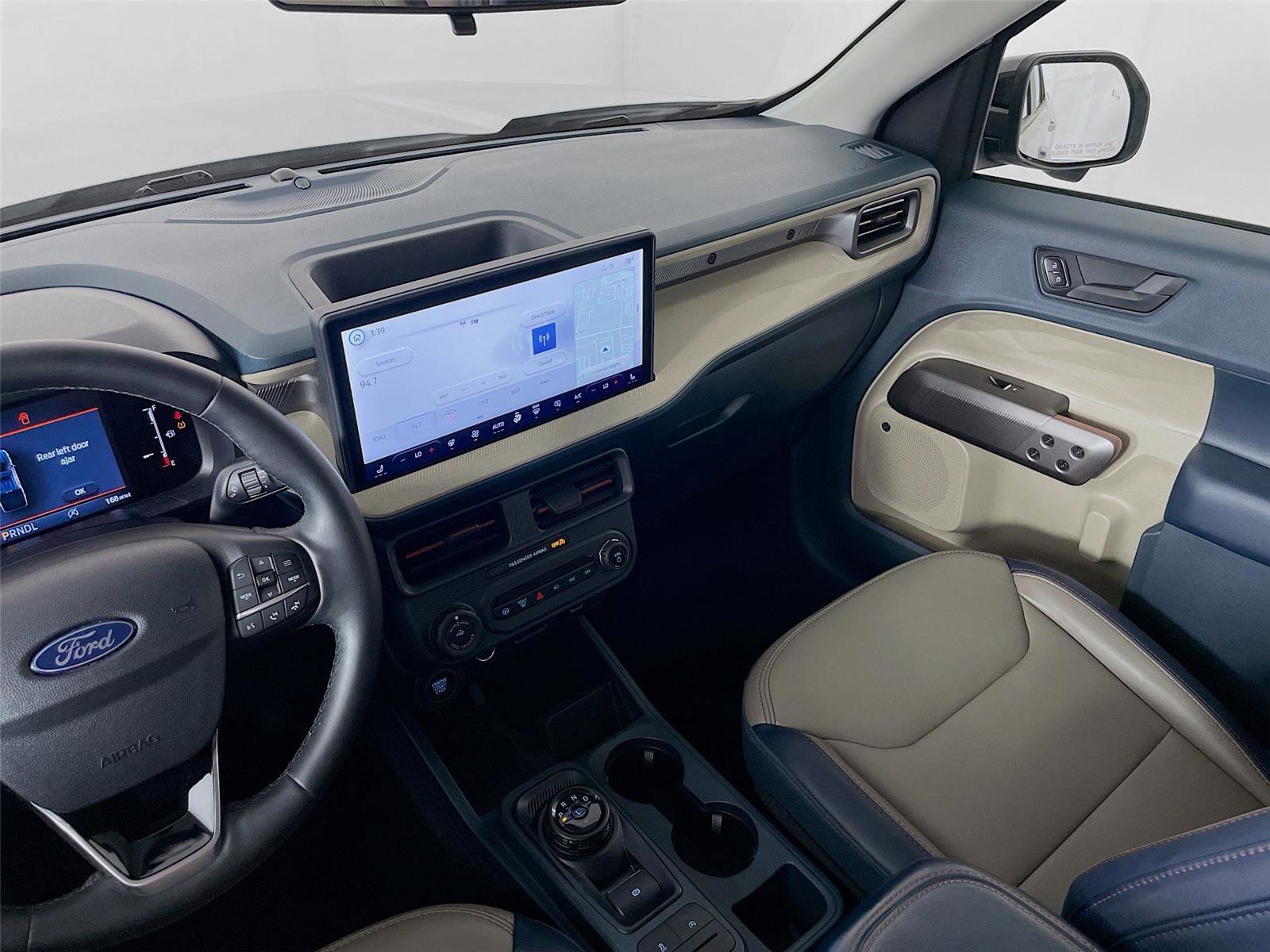 Used 2025 Ford Maverick Lariat w/ 4K Tow Package image 27