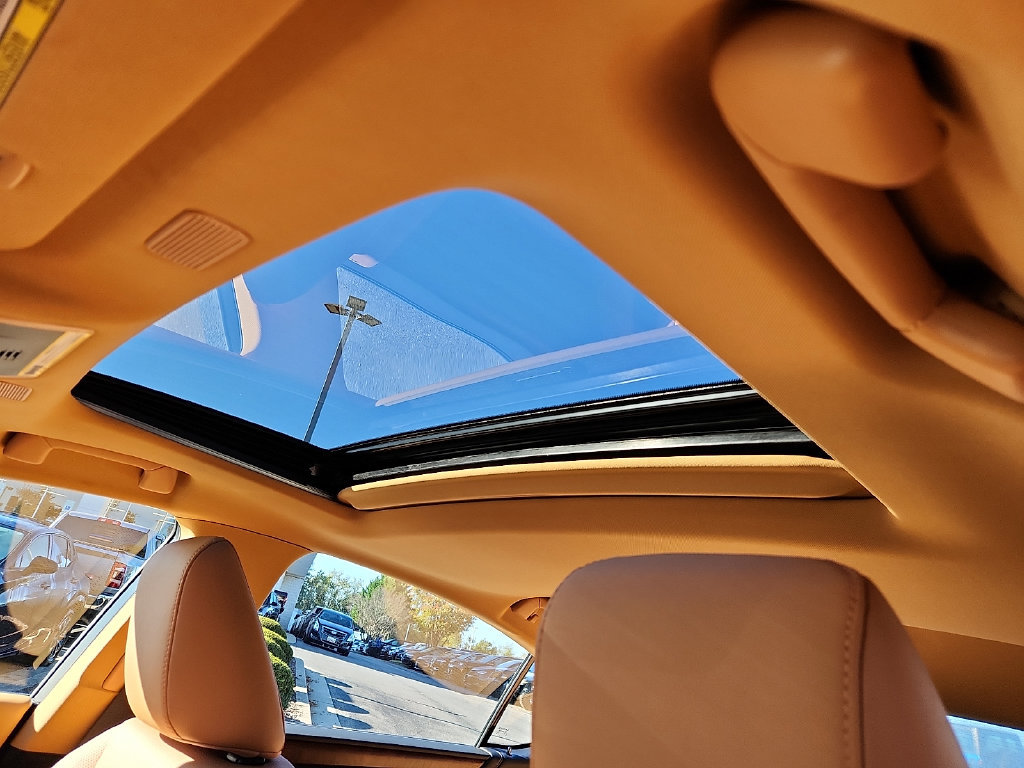 Used 2024 Lexus ES 350 w/ Premium Package FWD image 14
