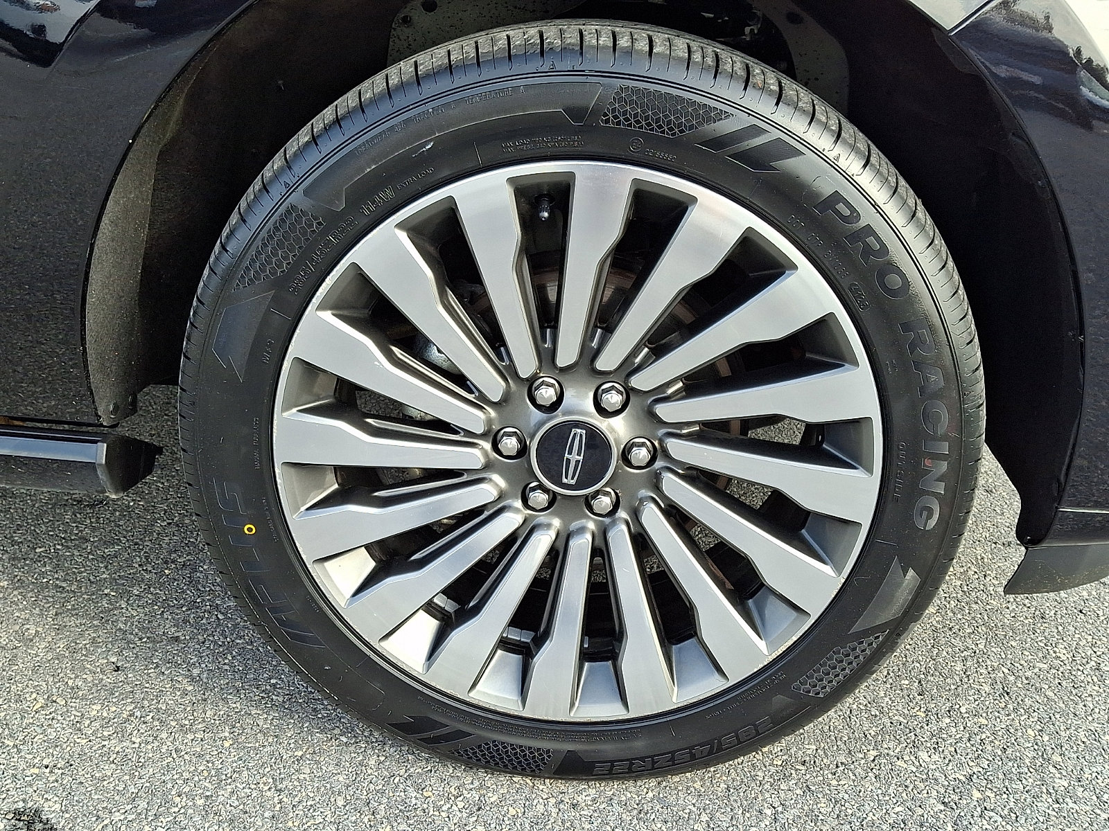 Used 2019 Lincoln Navigator Reserve w/ Cargo Package image 8