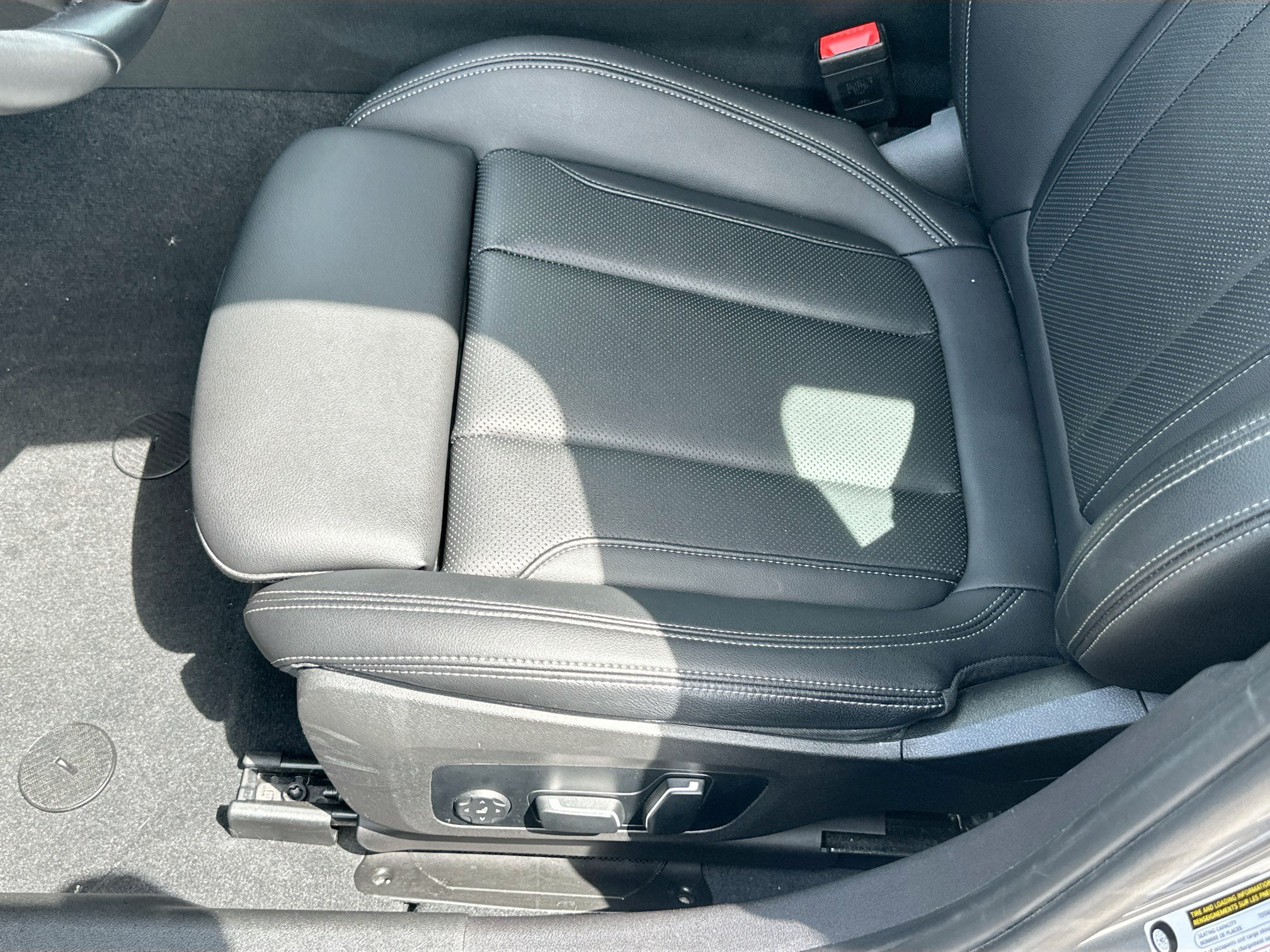 Certified 2024 BMW 330i Sedan w/ Premium Package RWD image 19