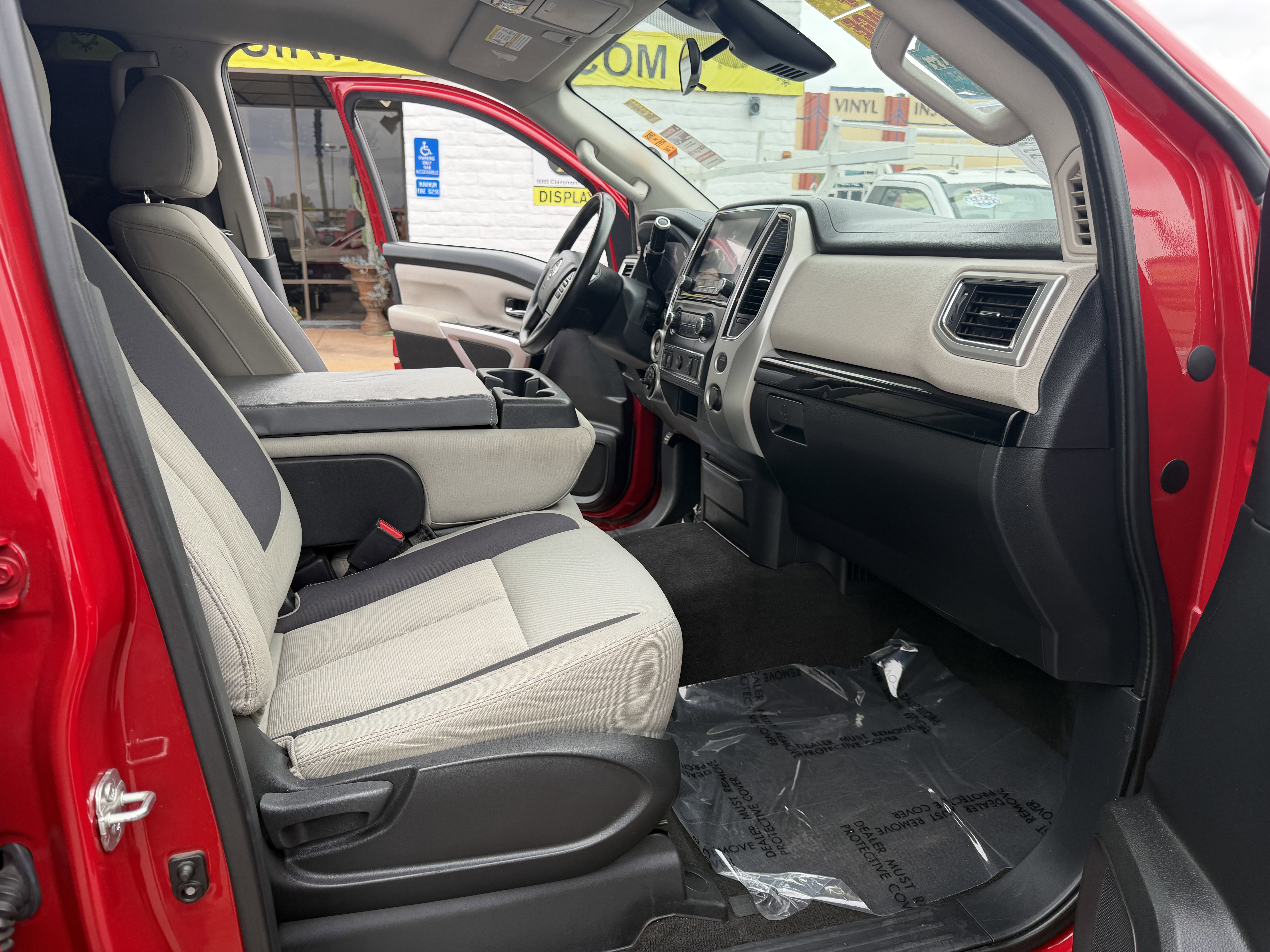 Used 2021 Nissan Titan SV w/ Accessory Utility Package image 19