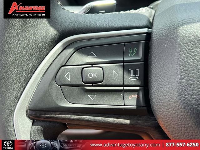 Used 2023 Jeep Grand Cherokee Limited w/ Black Appearance Package AWD/4WD image 24