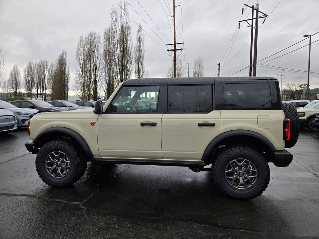 New 2025 Ford Bronco Badlands image 8