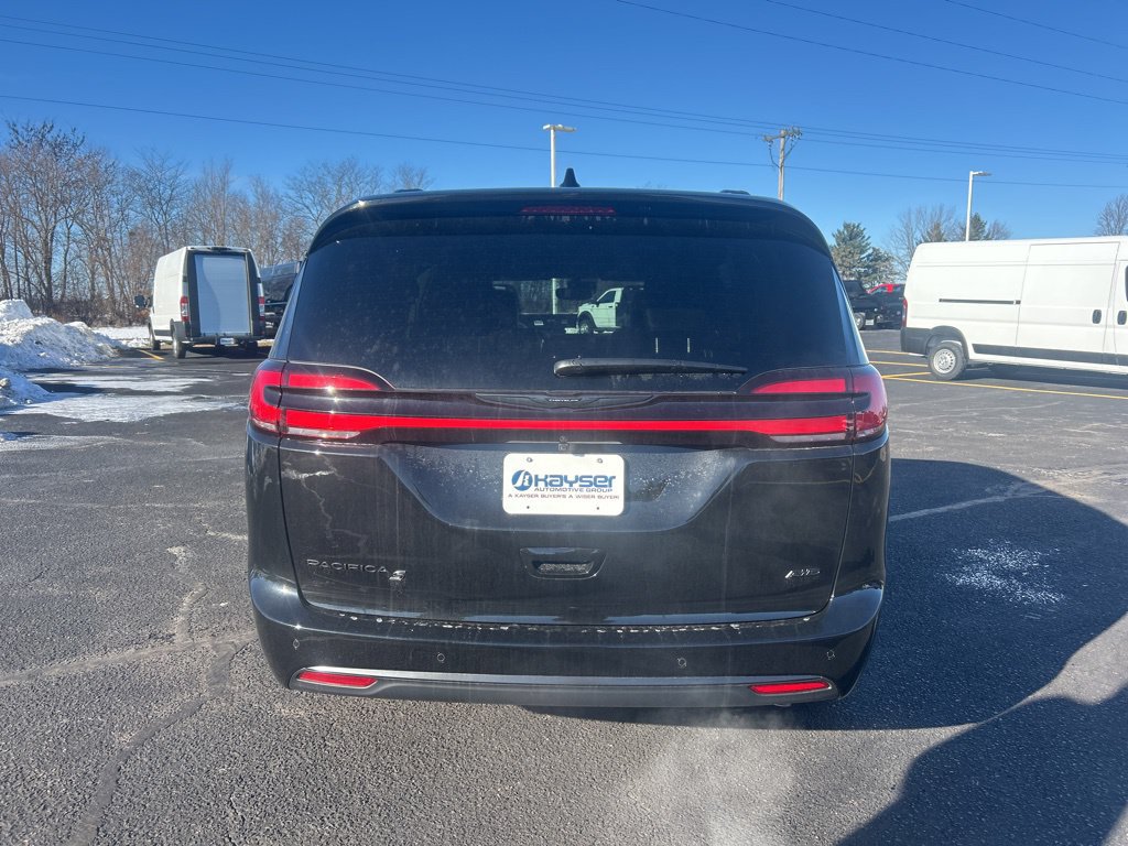 New 2026 Chrysler Pacifica Select w/ S Appearance Package AWD/4WD image 6