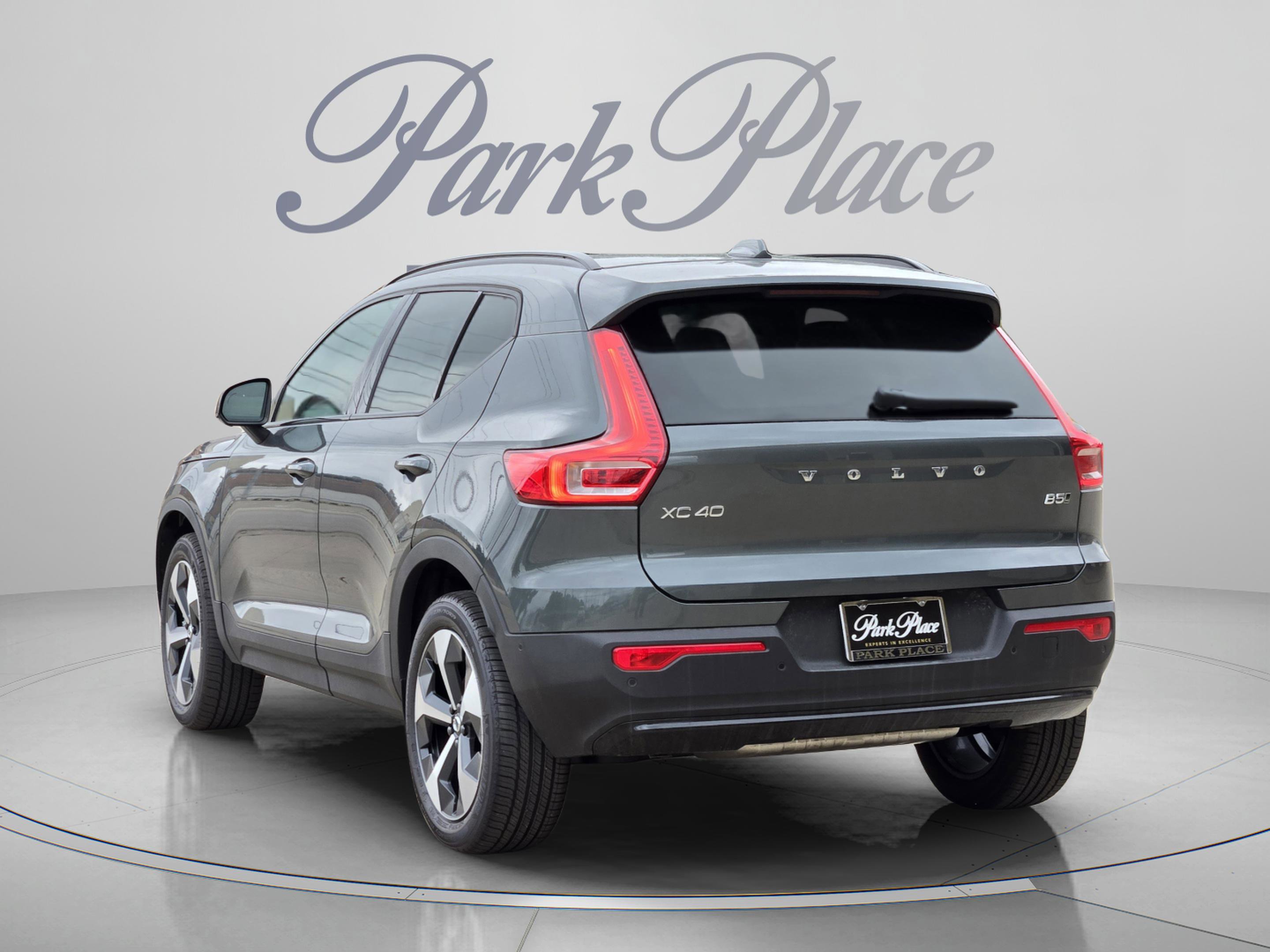 New 2026 Volvo XC40 B5 Plus w/ Protection Package Premier AWD/4WD image 3
