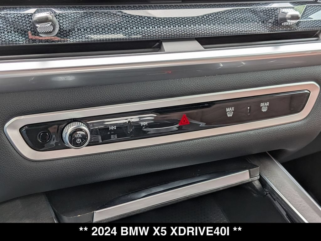 Used 2024 BMW X5 xDrive40i w/ Premium Package AWD/4WD image 24