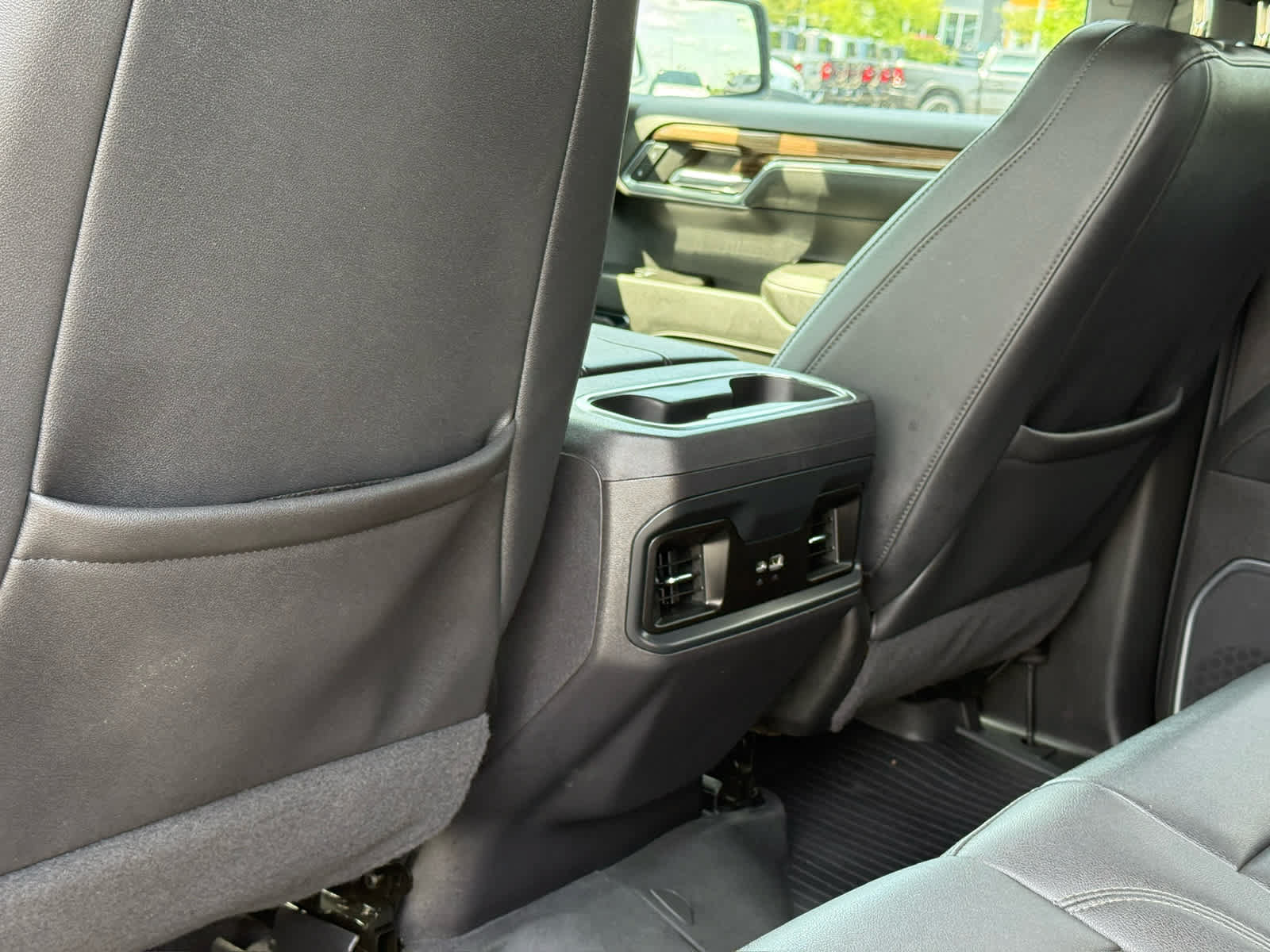 Used 2024 Chevrolet Silverado 1500 LT Trail Boss w/ LT Trail Boss Premium Package AWD/4WD image 28