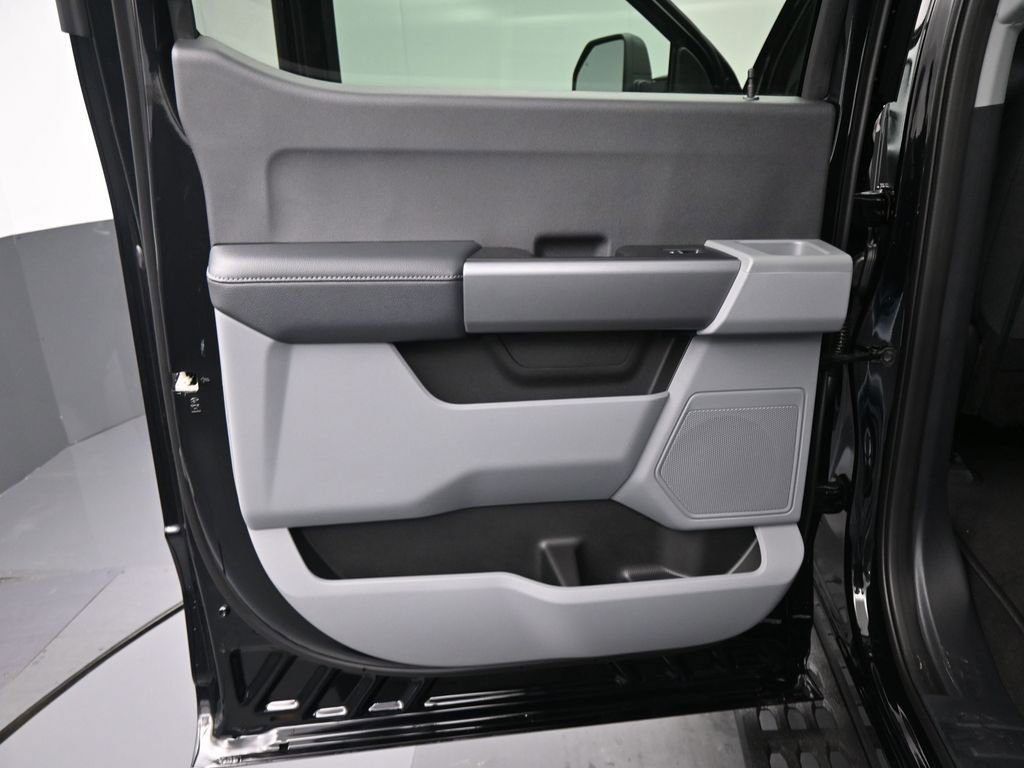 New 2026 Ford F250 XLT w/ Tremor Off-Road Package image 8