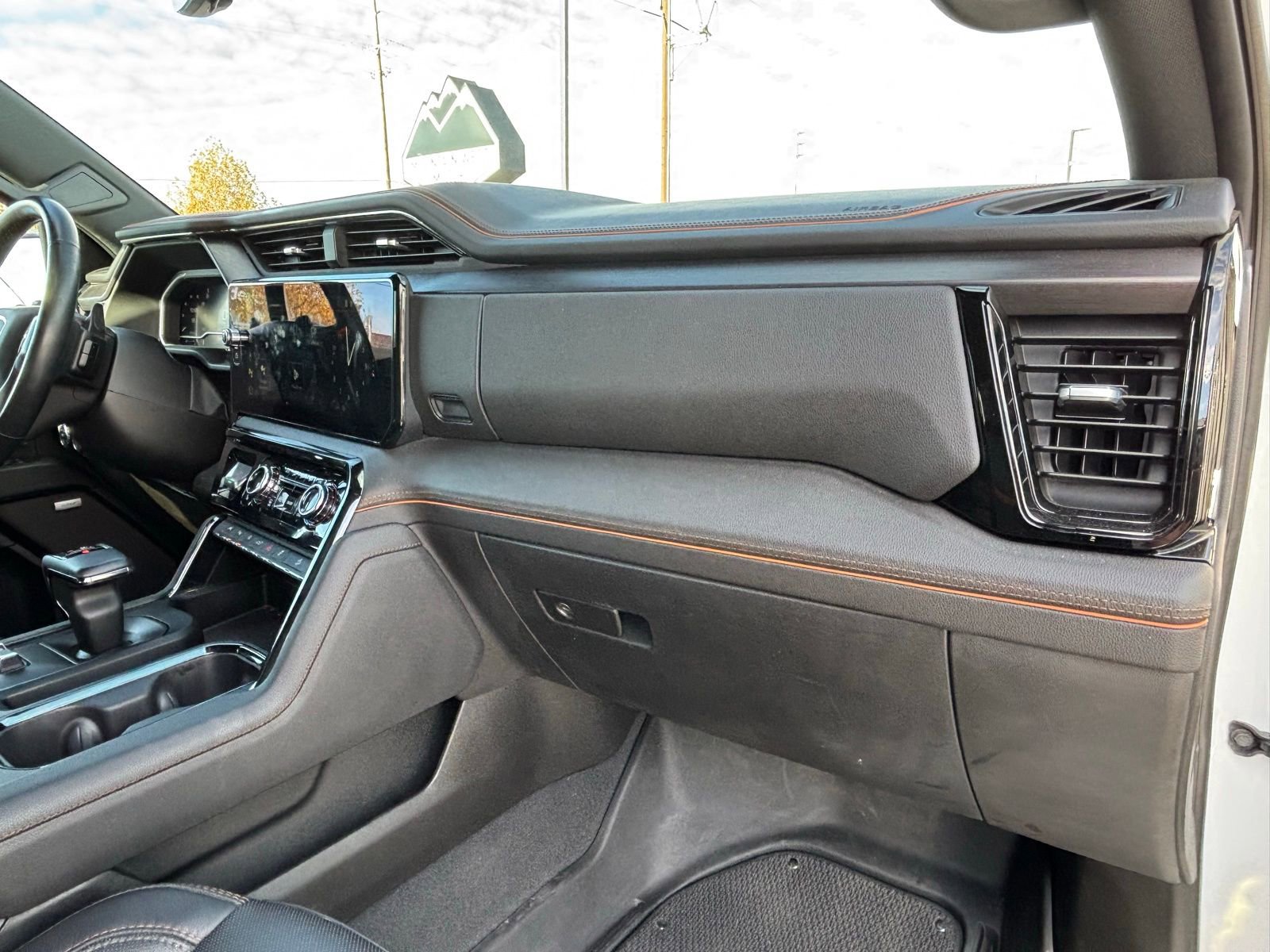 Used 2023 GMC Sierra 1500 AT4 w/ Technology Package image 26