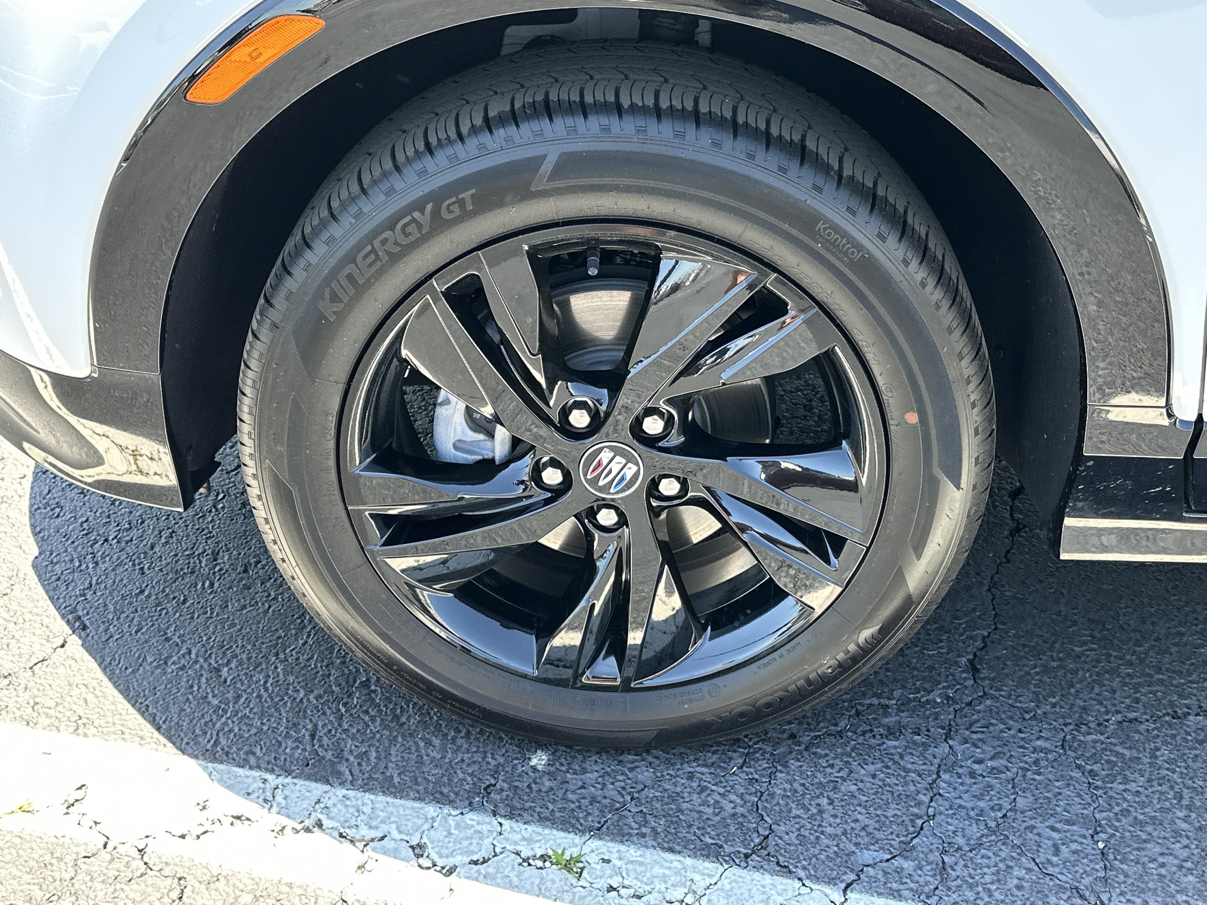 Used 2024 Buick Encore GX Sport Touring w/ Comfort Package image 11