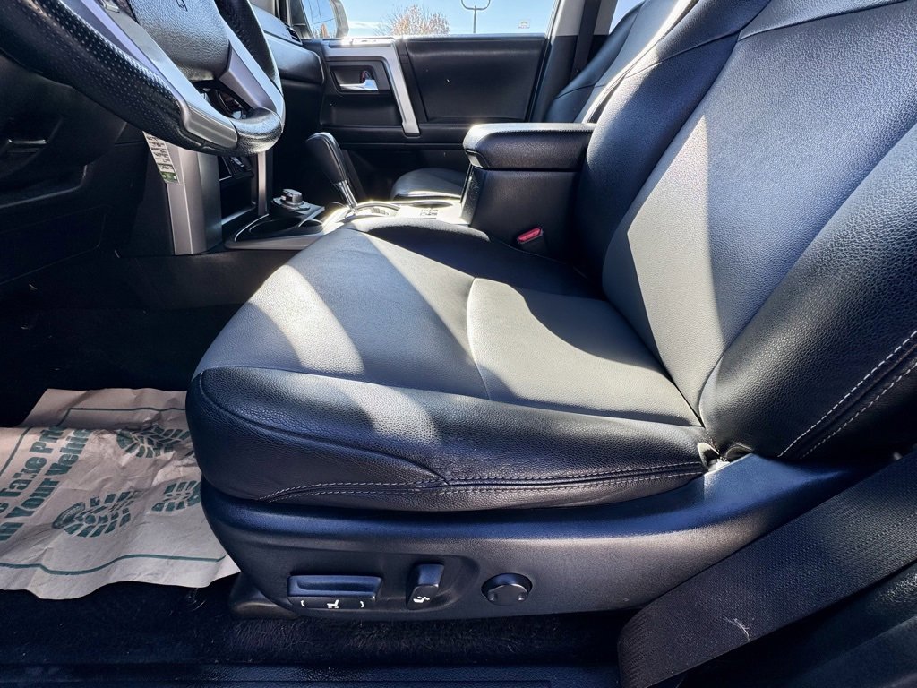 Used 2017 Toyota 4Runner SR5 Premium image 26