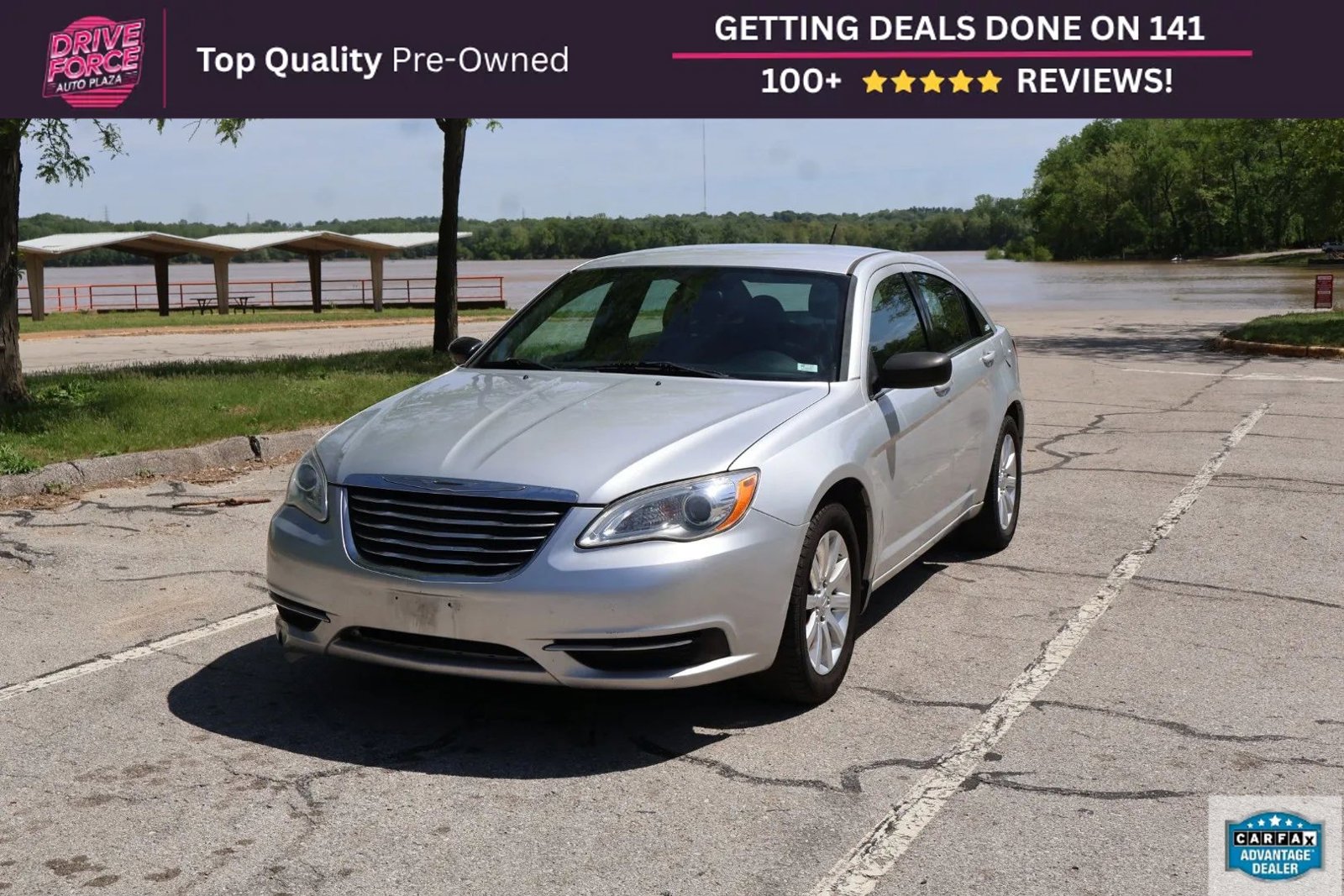 Used 2012 Chrysler 200 Touring FWD image 1
