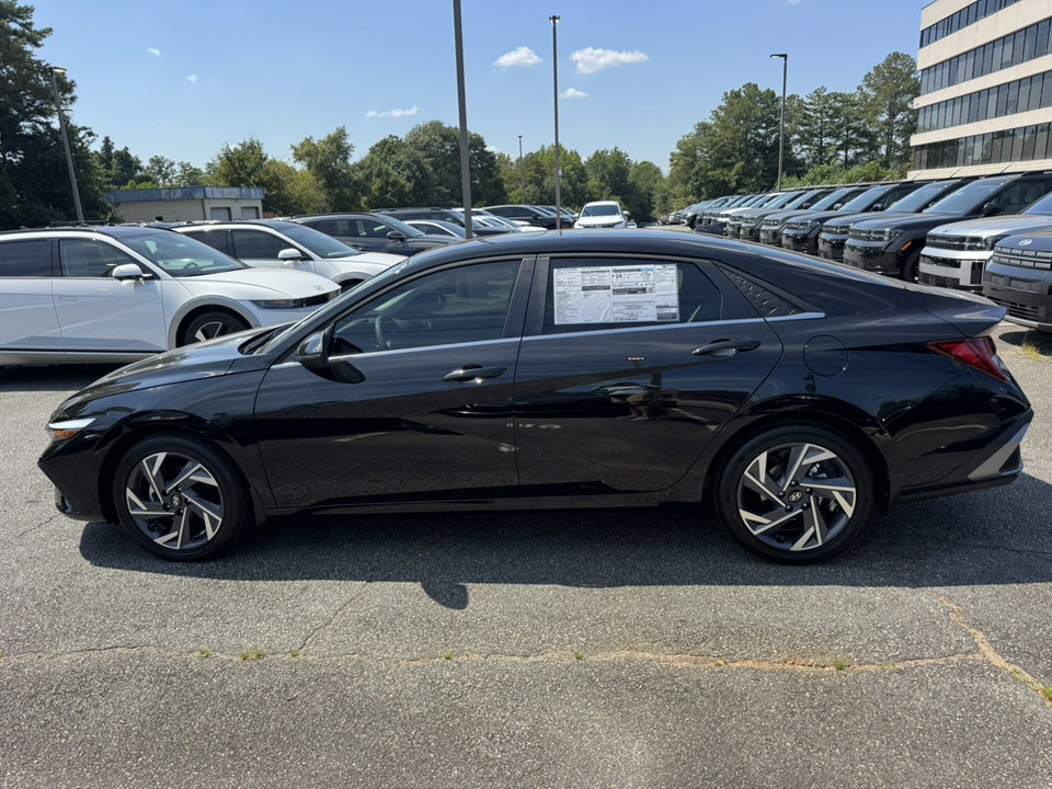 New 2025 Hyundai Elantra Limited w/ Cargo Package image 8