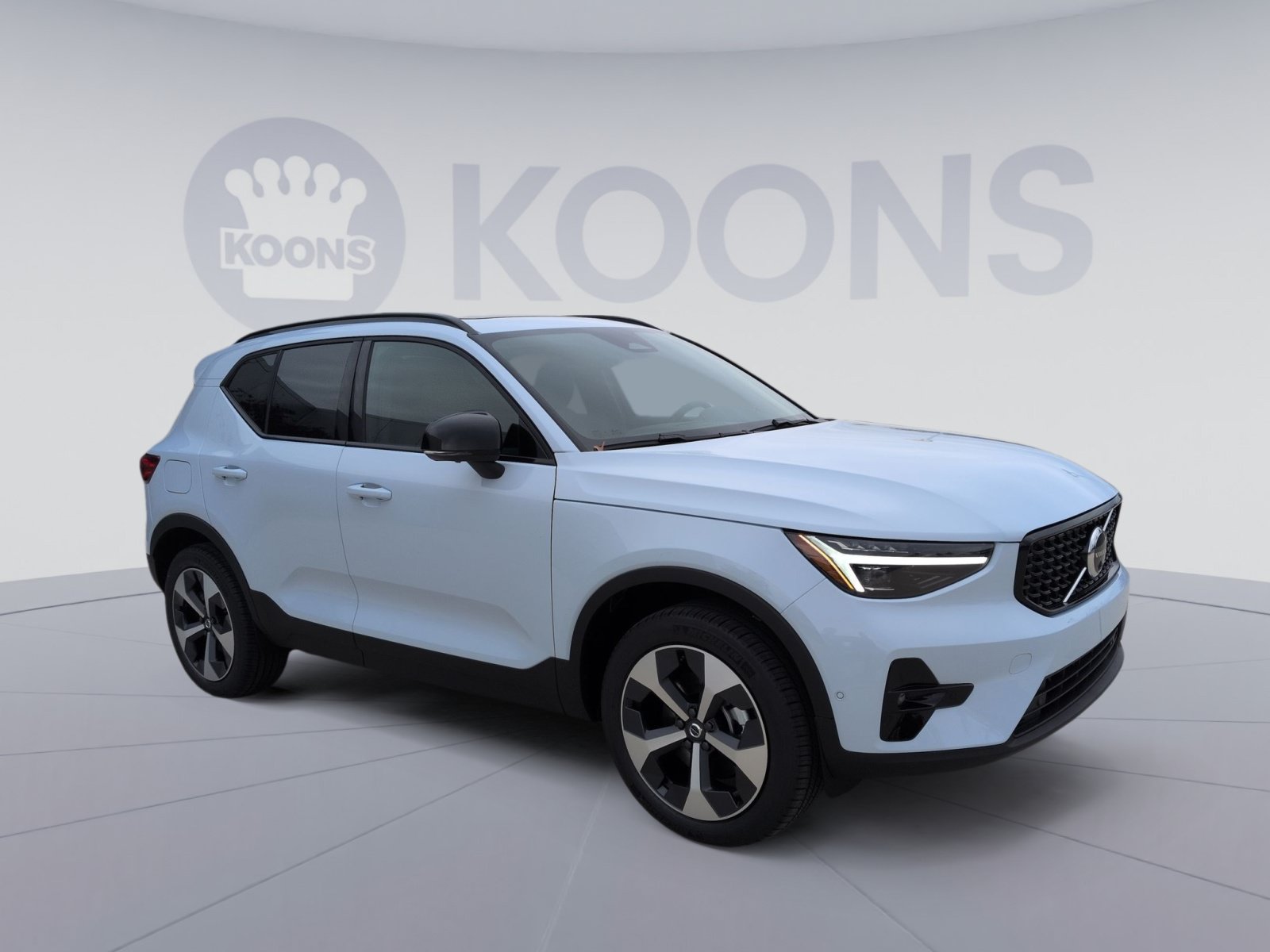 New 2026 Volvo XC40 B5 Plus w/ Protection Package Premier AWD/4WD image 2