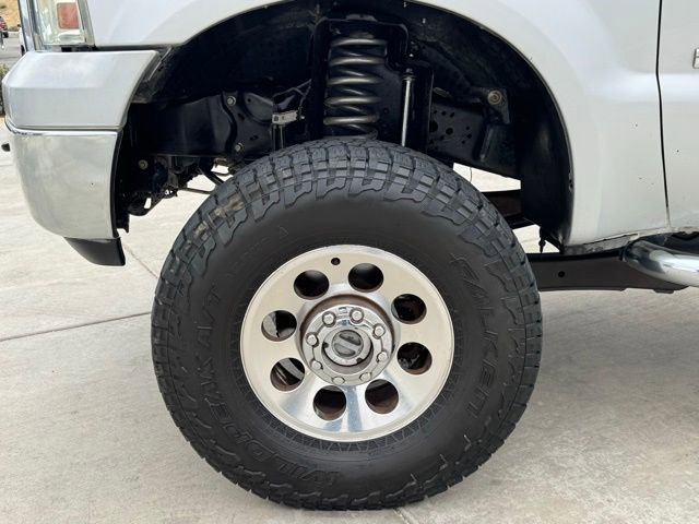 Used 2005 Ford F350 XLT image 9