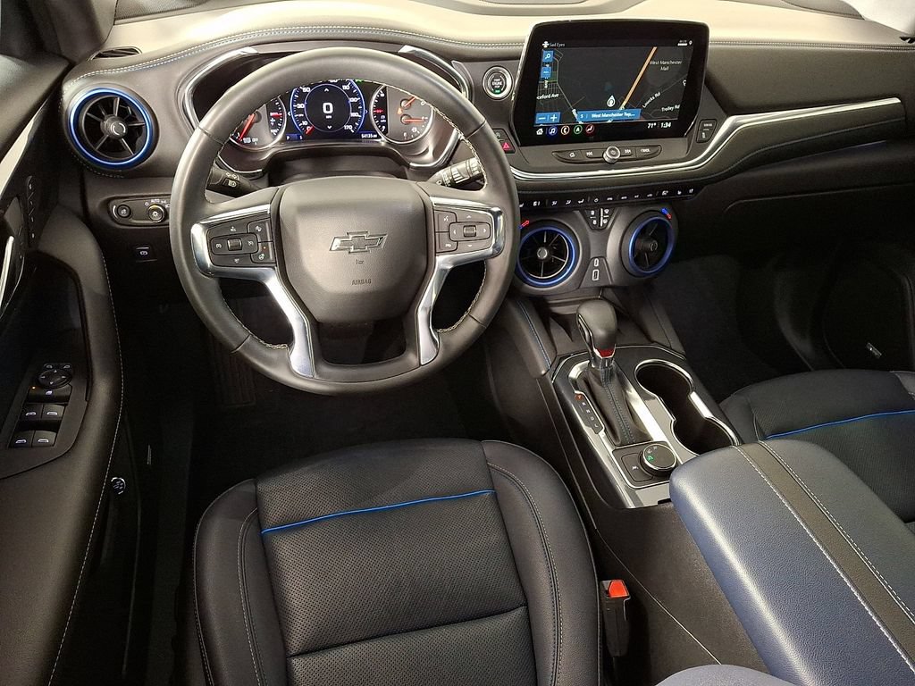 Used 2023 Chevrolet Blazer RS w/ Driver Confidence II Package FWD image 2