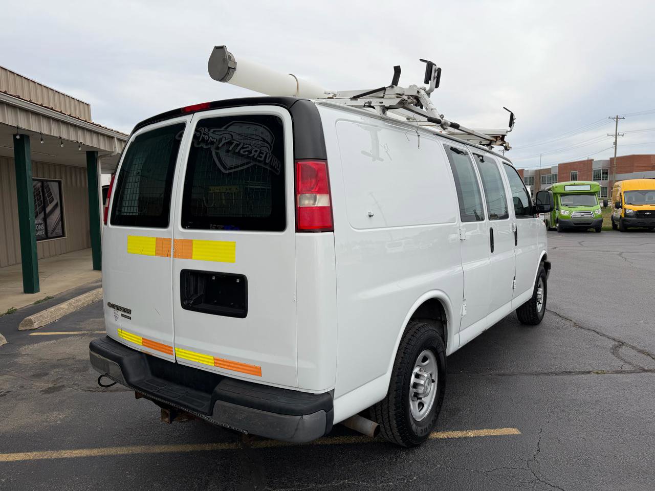 Used 2014 Chevrolet Express 2500 RWD image 3