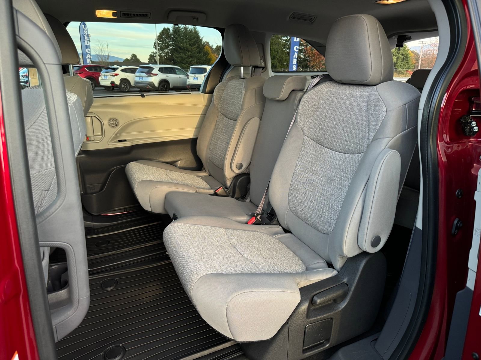 Used 2022 Toyota Sienna LE image 26