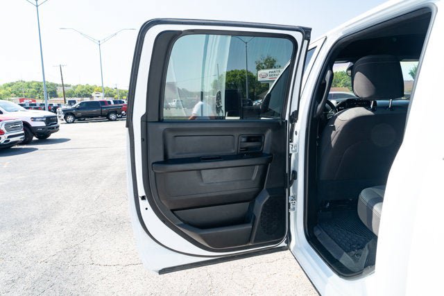 Used 2024 RAM 3500 Tradesman w/ Chrome Appearance Group AWD/4WD image 14
