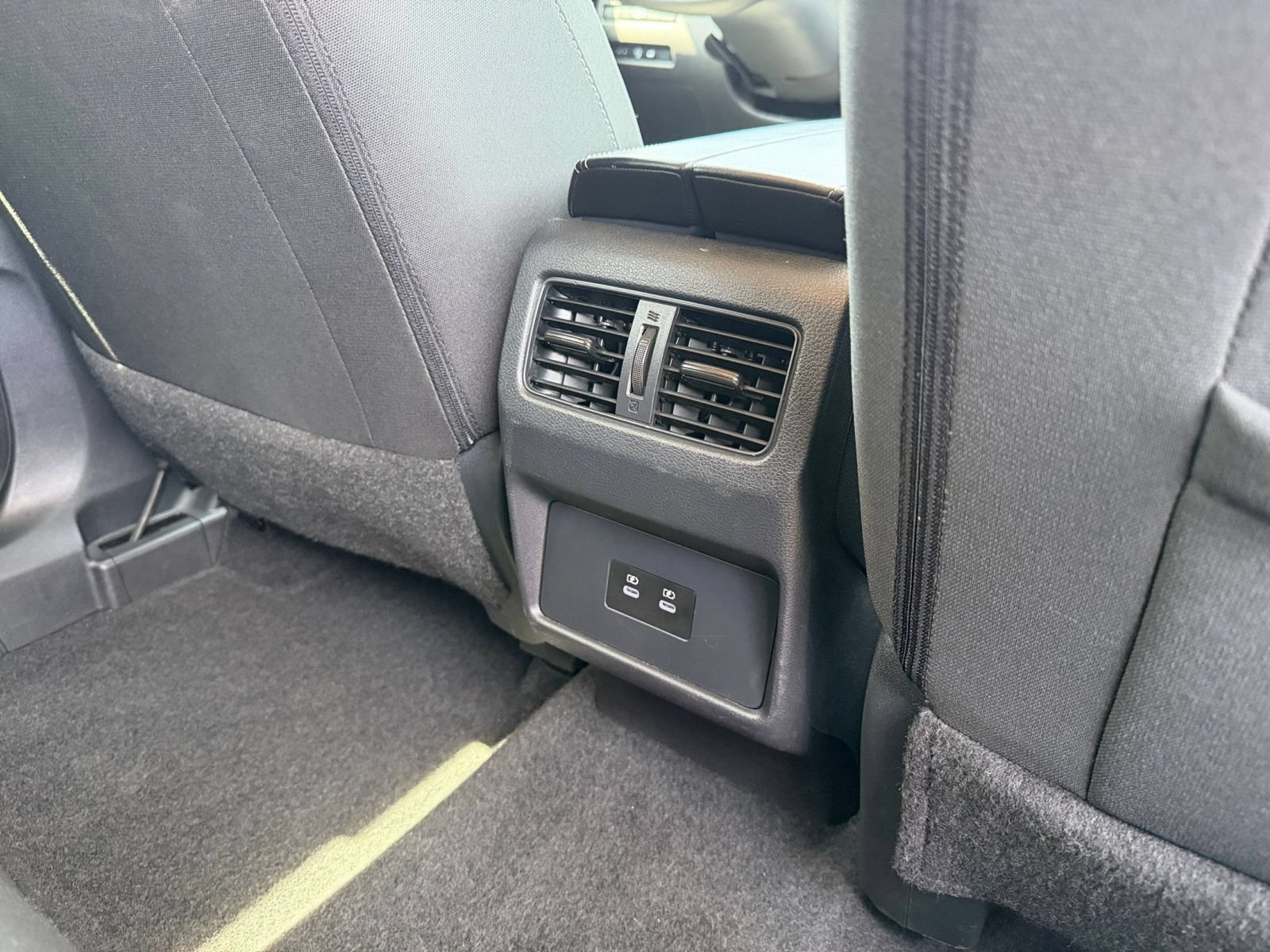 Used 2025 Nissan Rogue SV FWD image 24