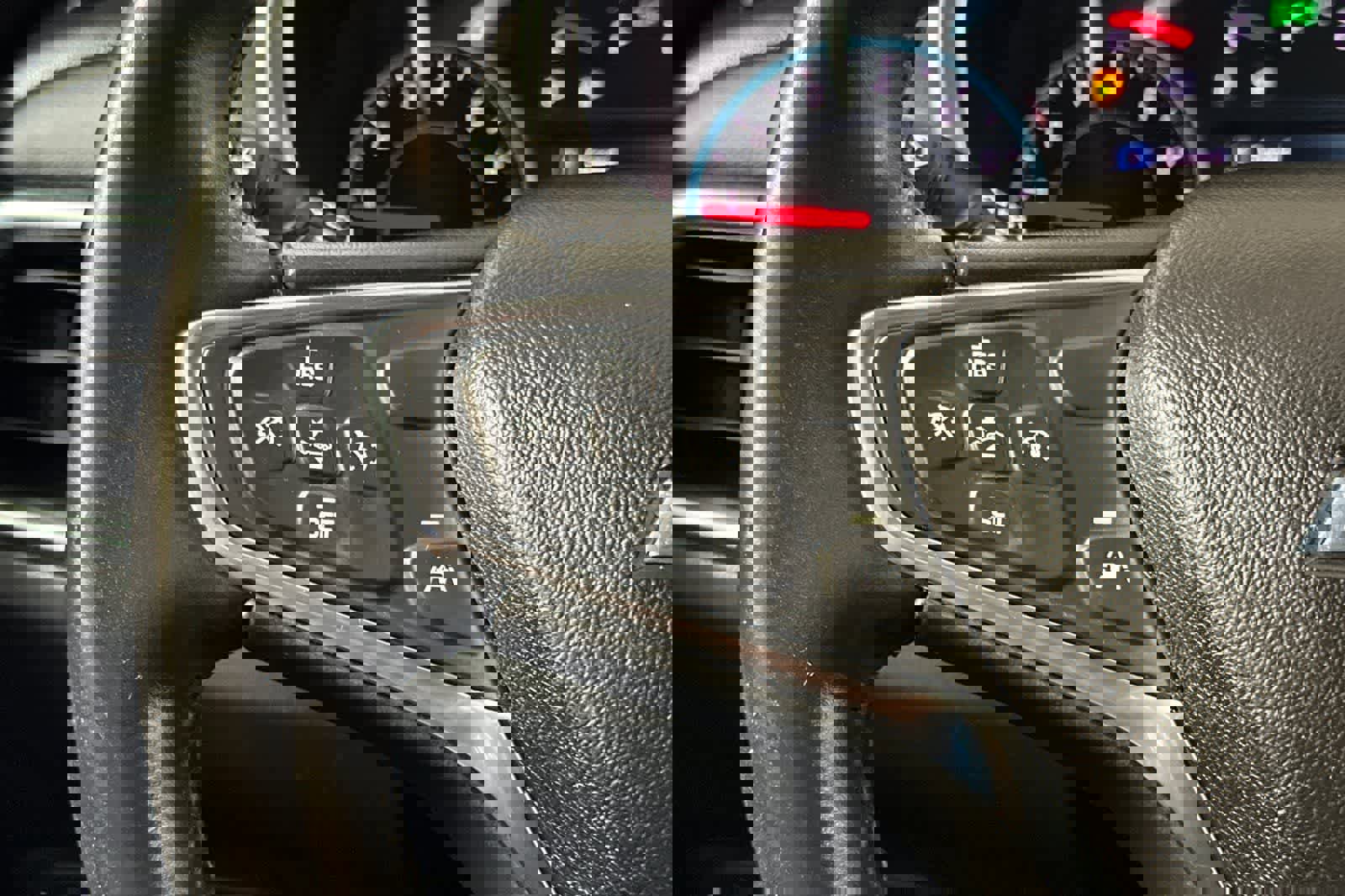 Used 2021 Chevrolet Equinox LT w/ Driver Convenience Package image 31