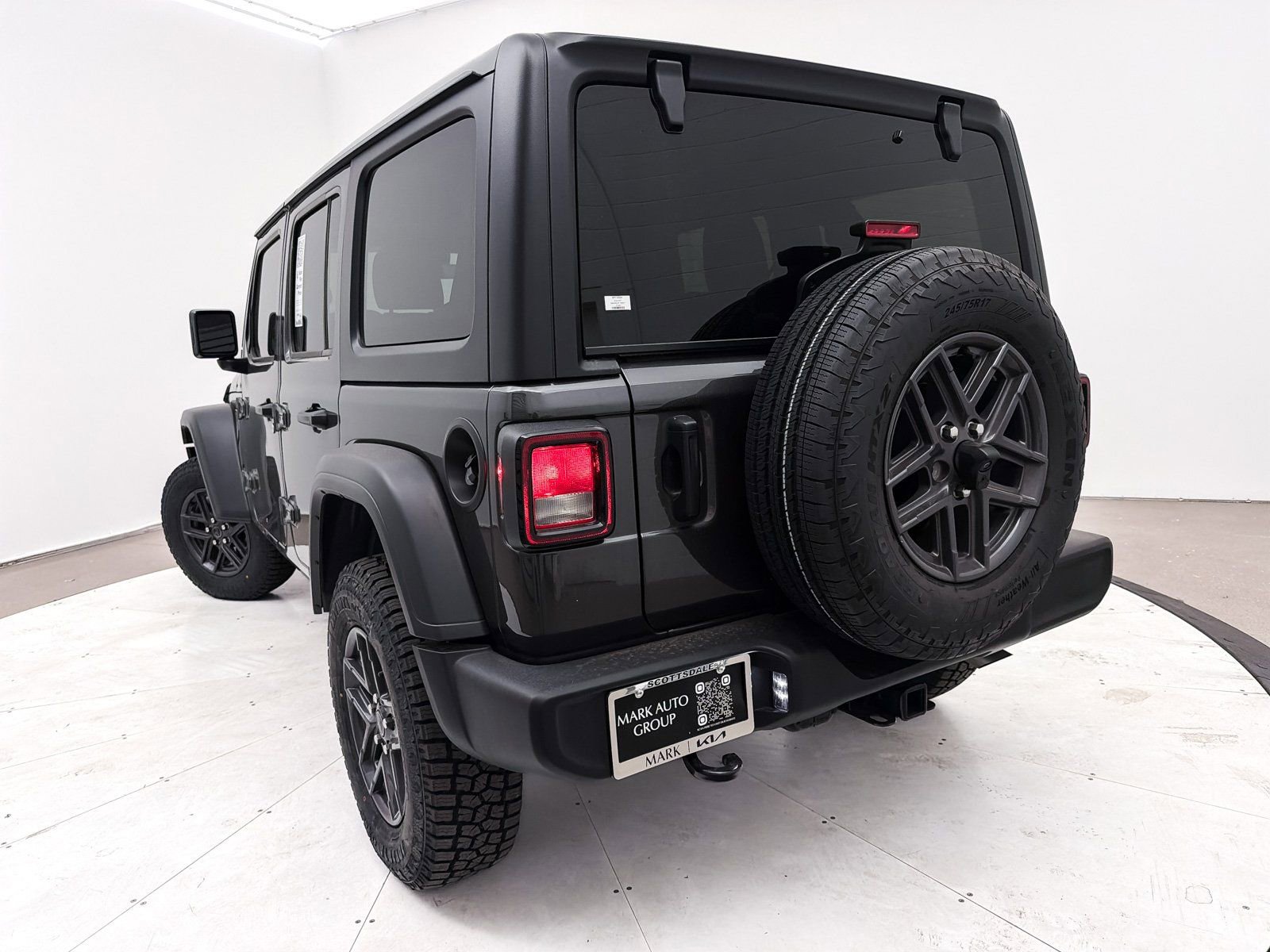 Used 2024 Jeep Wrangler Sport S image 8