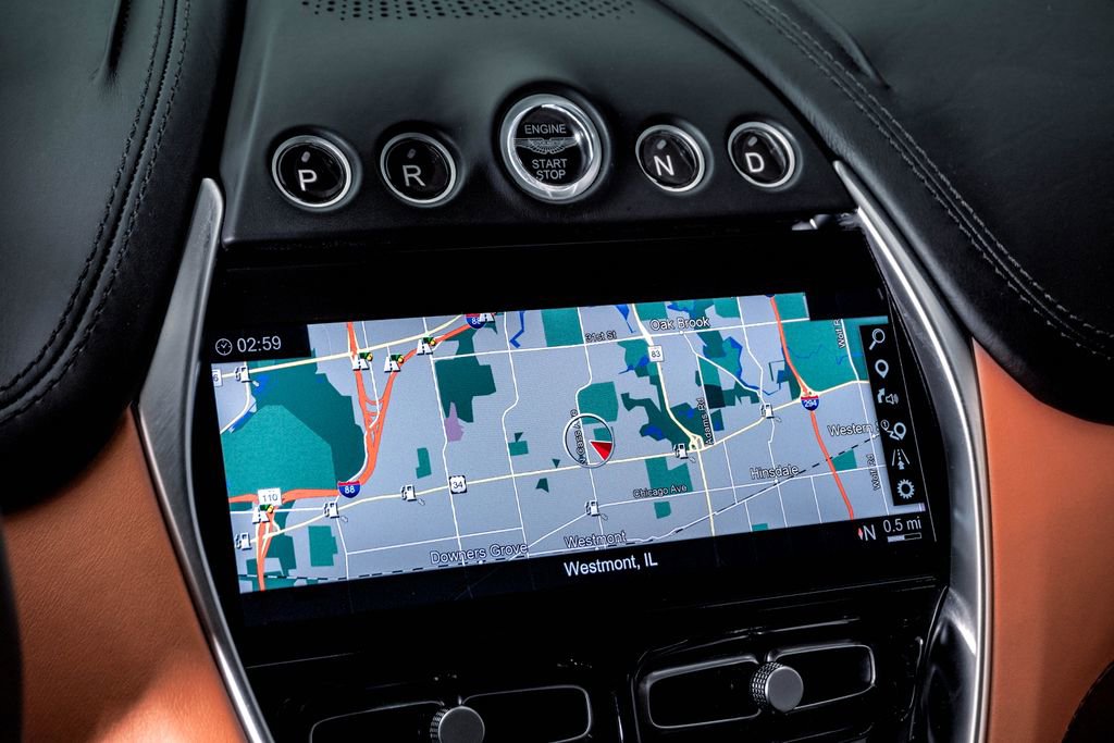 Used 2021 Aston Martin DBX image 26