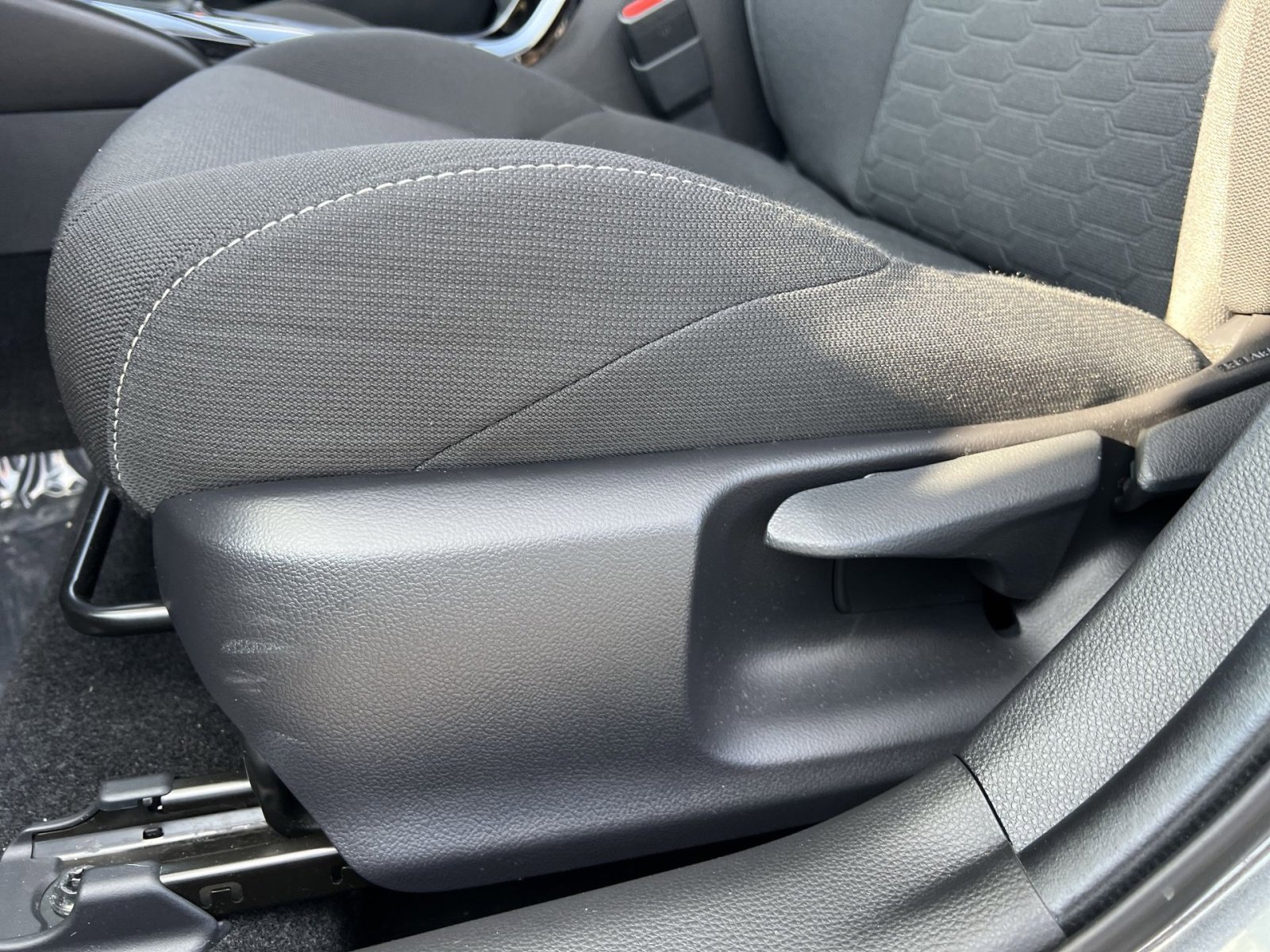 Used 2022 Toyota Corolla SE image 14