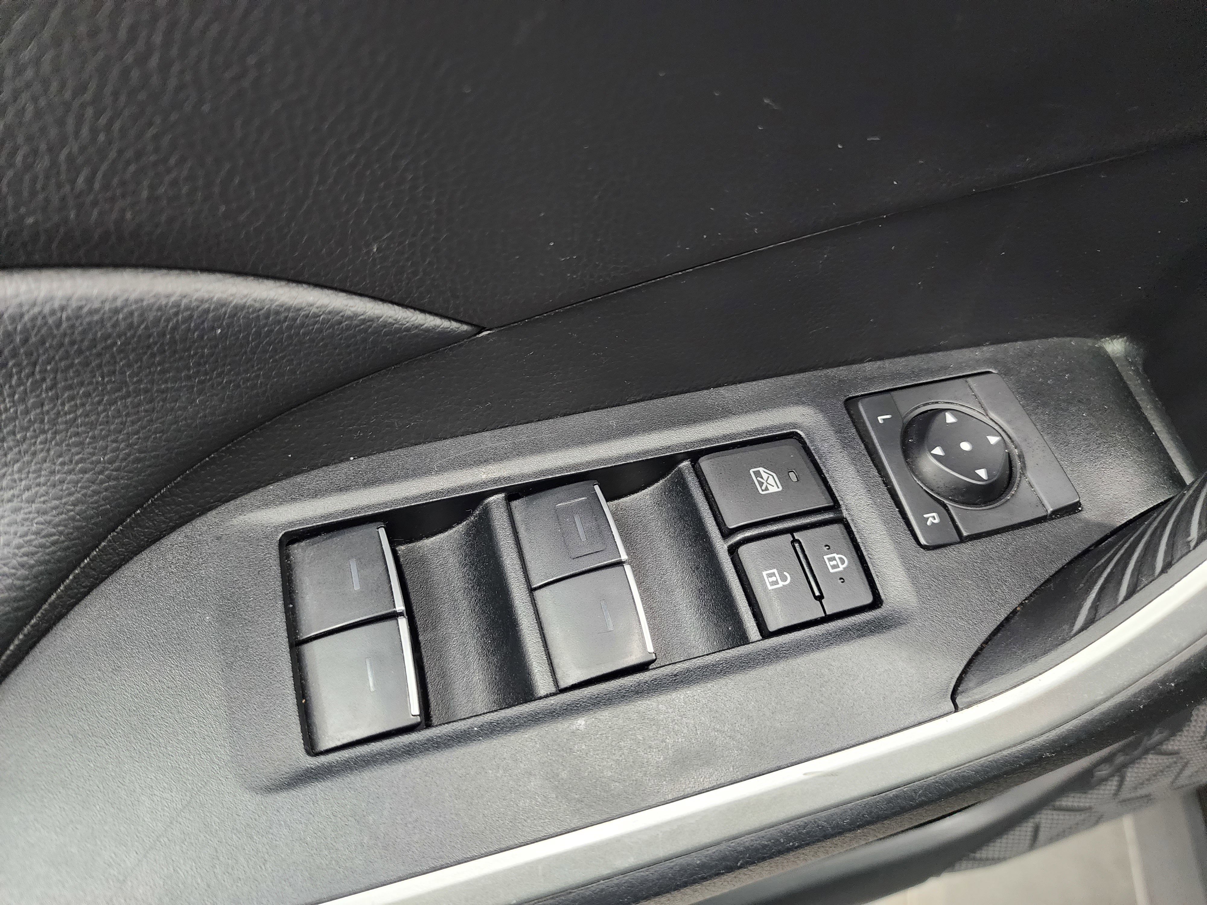 Used 2024 Toyota RAV4 XLE image 37