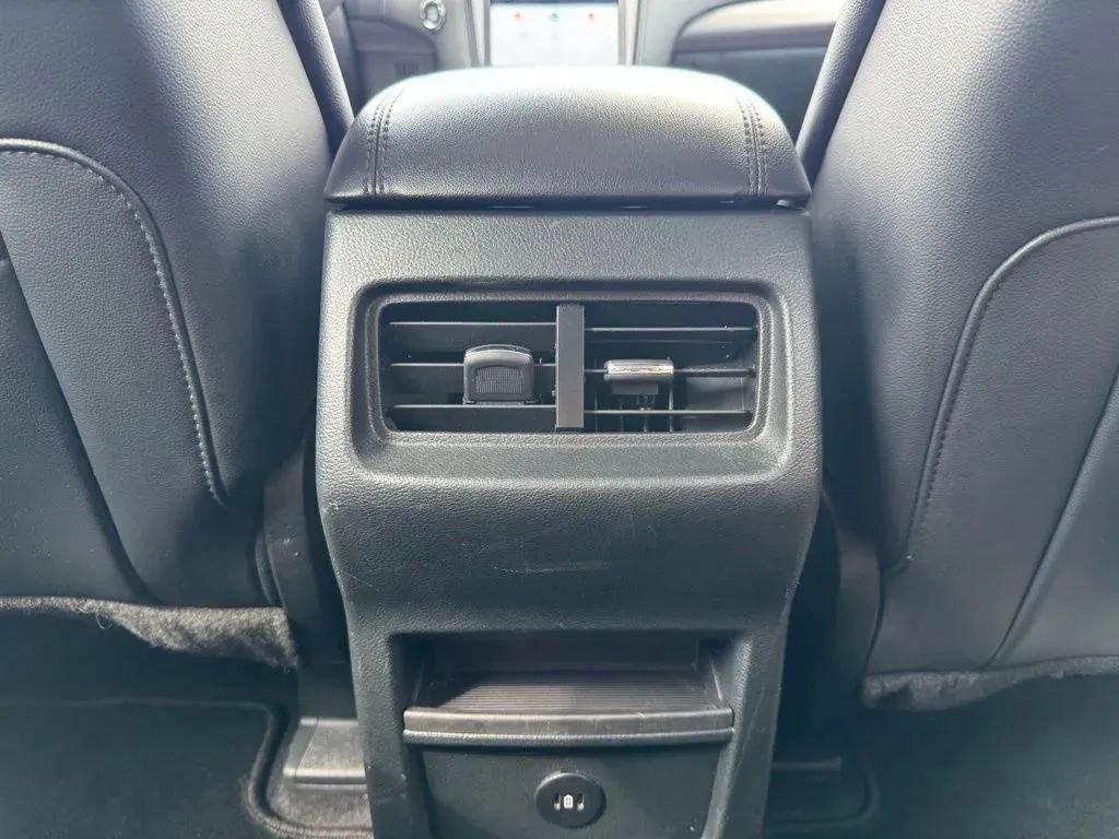 Used 2024 Ford Edge SEL AWD/4WD image 19