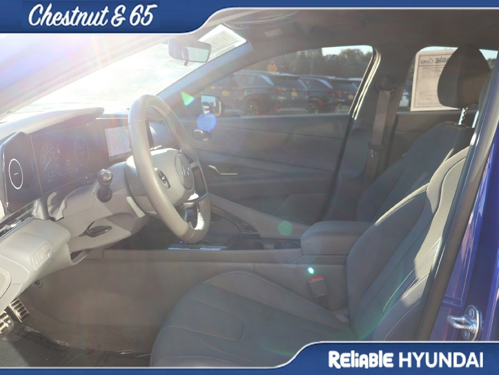 Certified 2025 Hyundai Elantra SEL FWD image 22