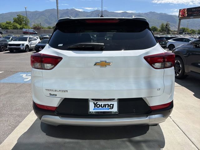 Used 2024 Chevrolet TrailBlazer LT w/ Convenience Package FWD image 6