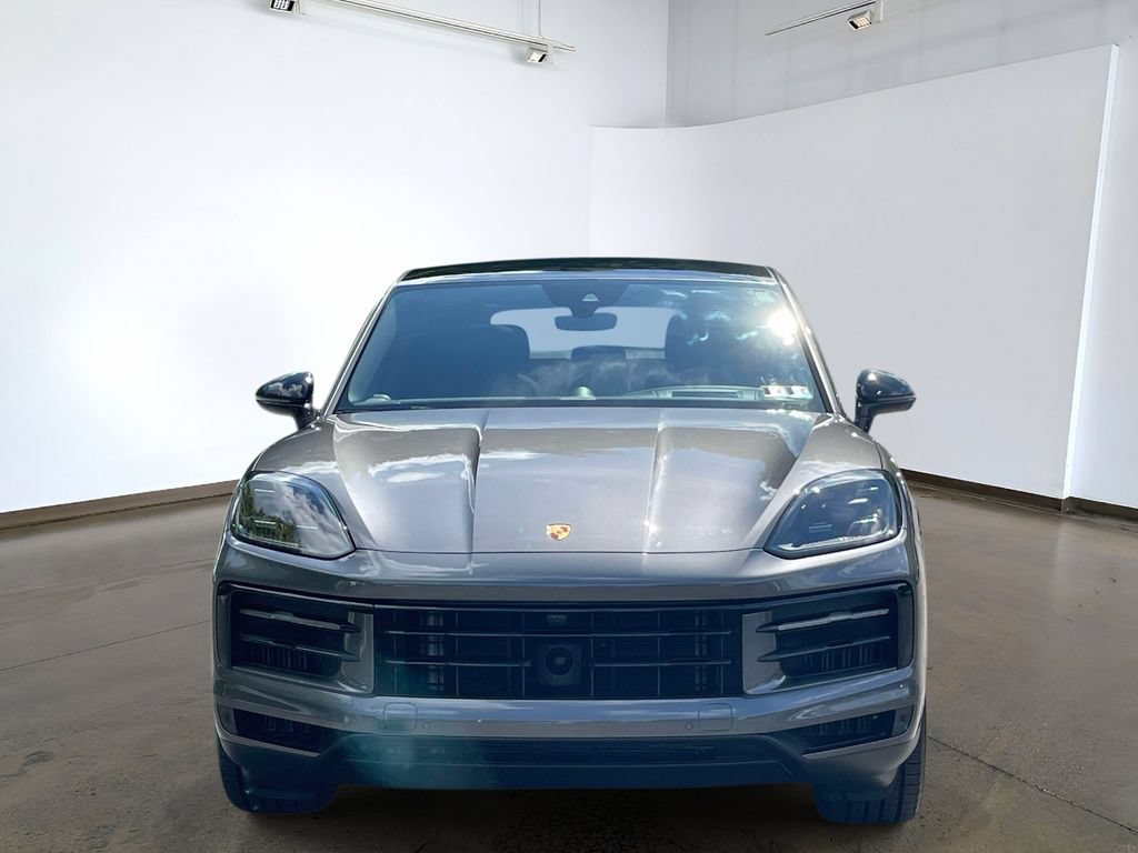 Used 2024 Porsche Cayenne Coupe AWD/4WD image 2
