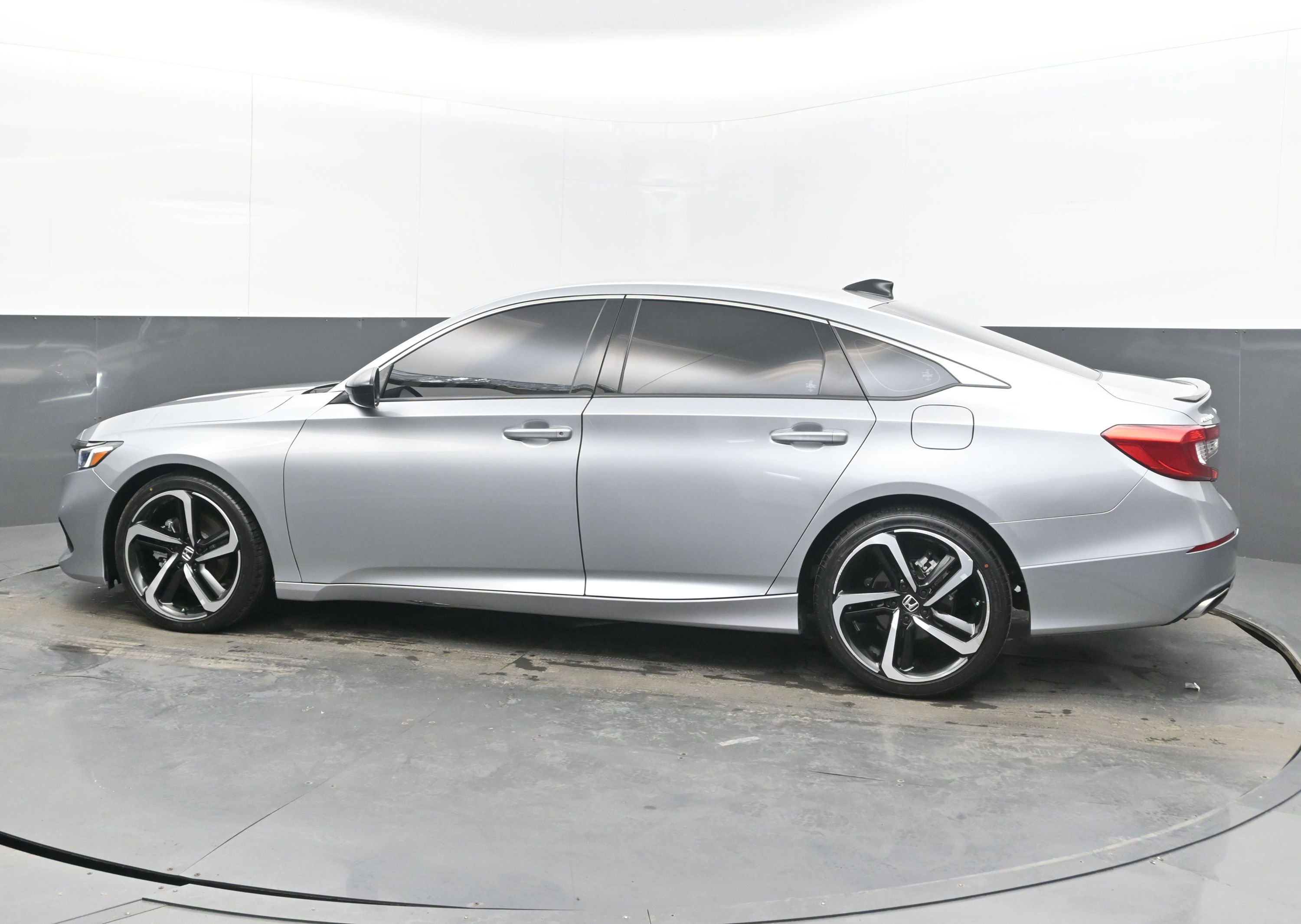 Used 2022 Honda Accord Sport image 5