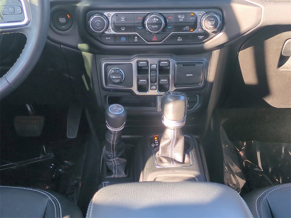 Used 2023 Jeep Wrangler Unlimited Sahara image 22