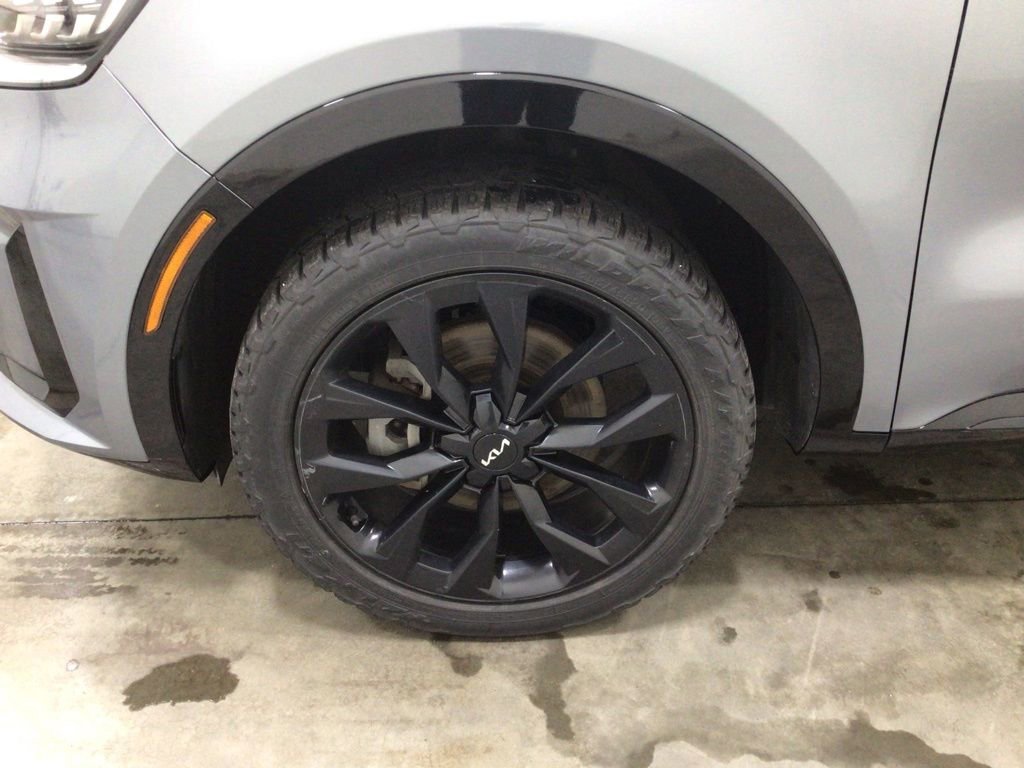 Used 2022 Kia Sorento SX image 9