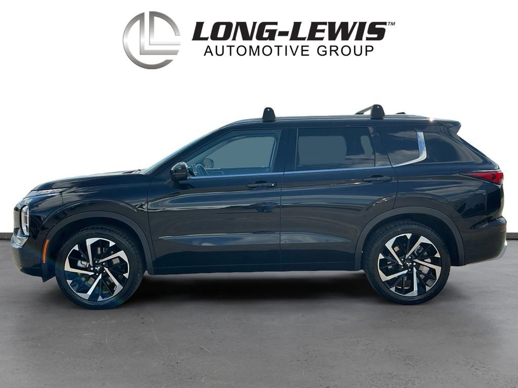 Used 2022 Mitsubishi Outlander SEL image 2