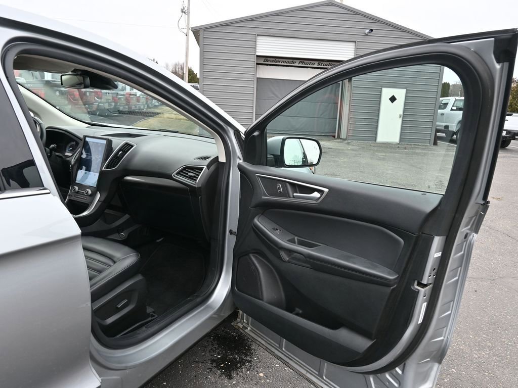Used 2023 Ford Edge SEL image 12