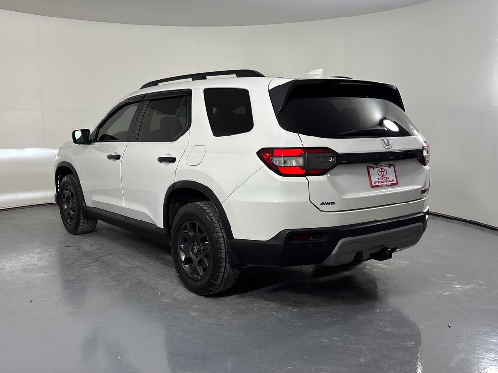 Used 2023 Honda Pilot TrailSport image 4