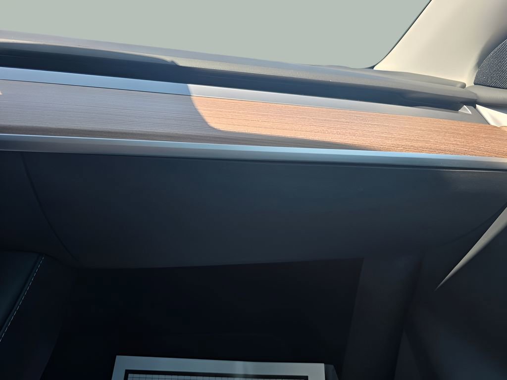 Used 2025 Tesla Model Y Long Range image 20