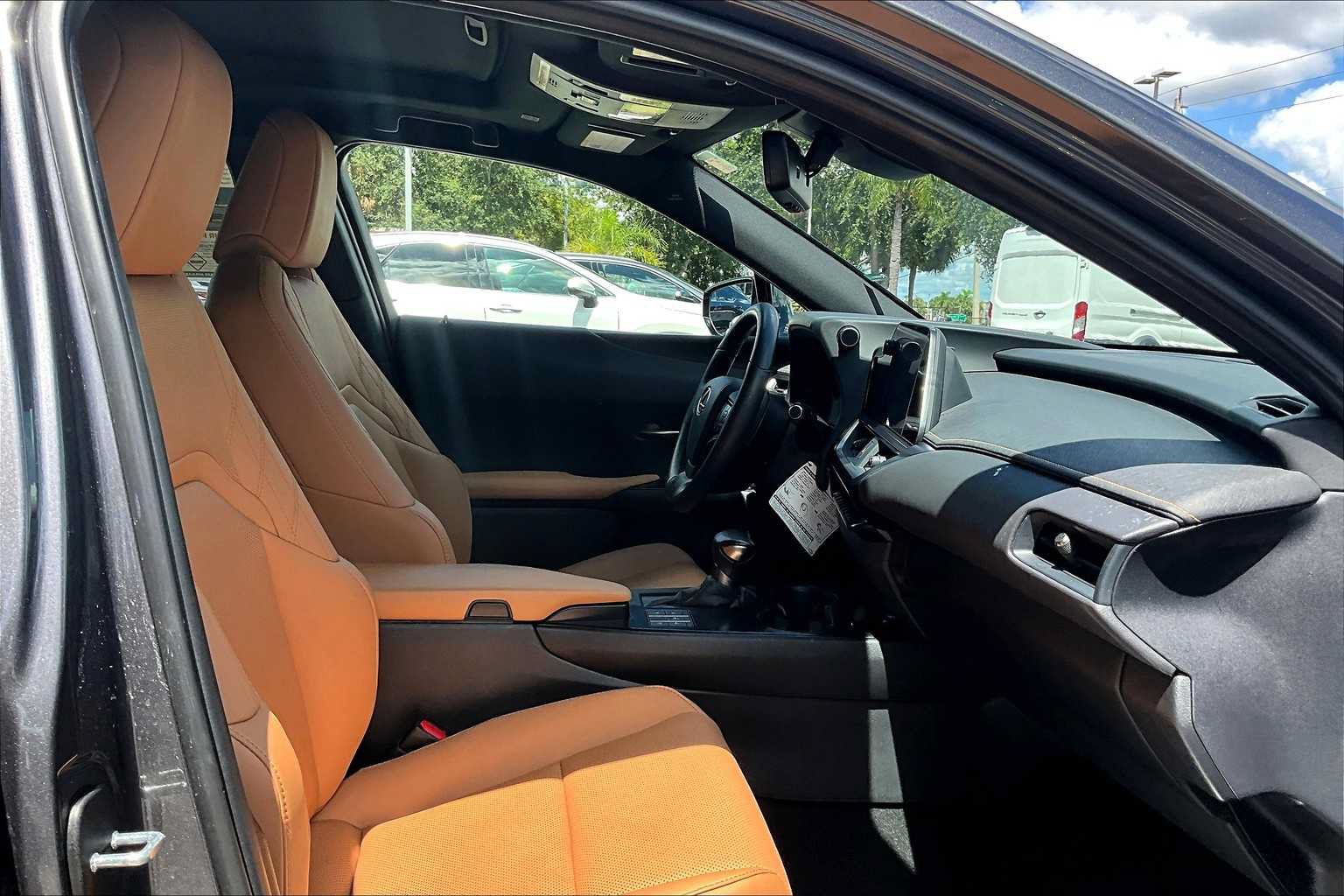 Used 2023 Lexus UX 250h AWD w/ Accessory Package (Z1) image 9