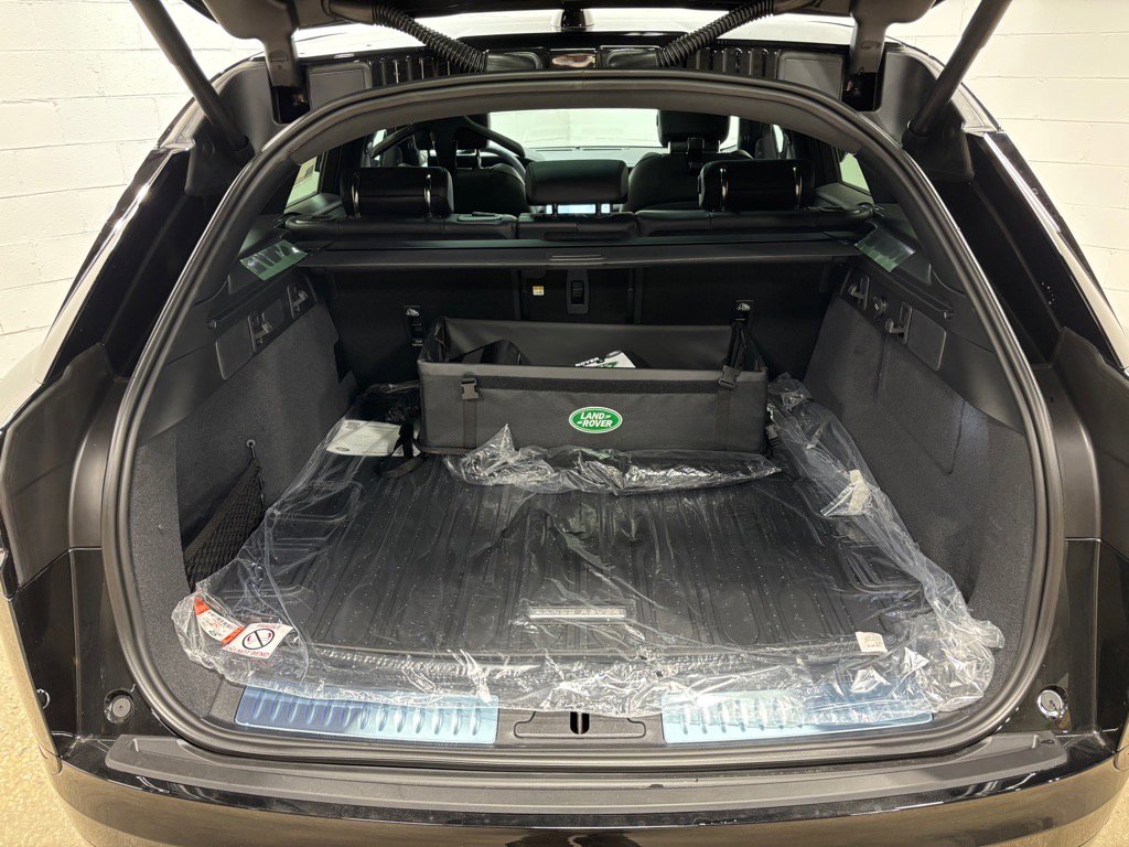 New 2026 Land Rover Range Rover Velar Dynamic SE image 42