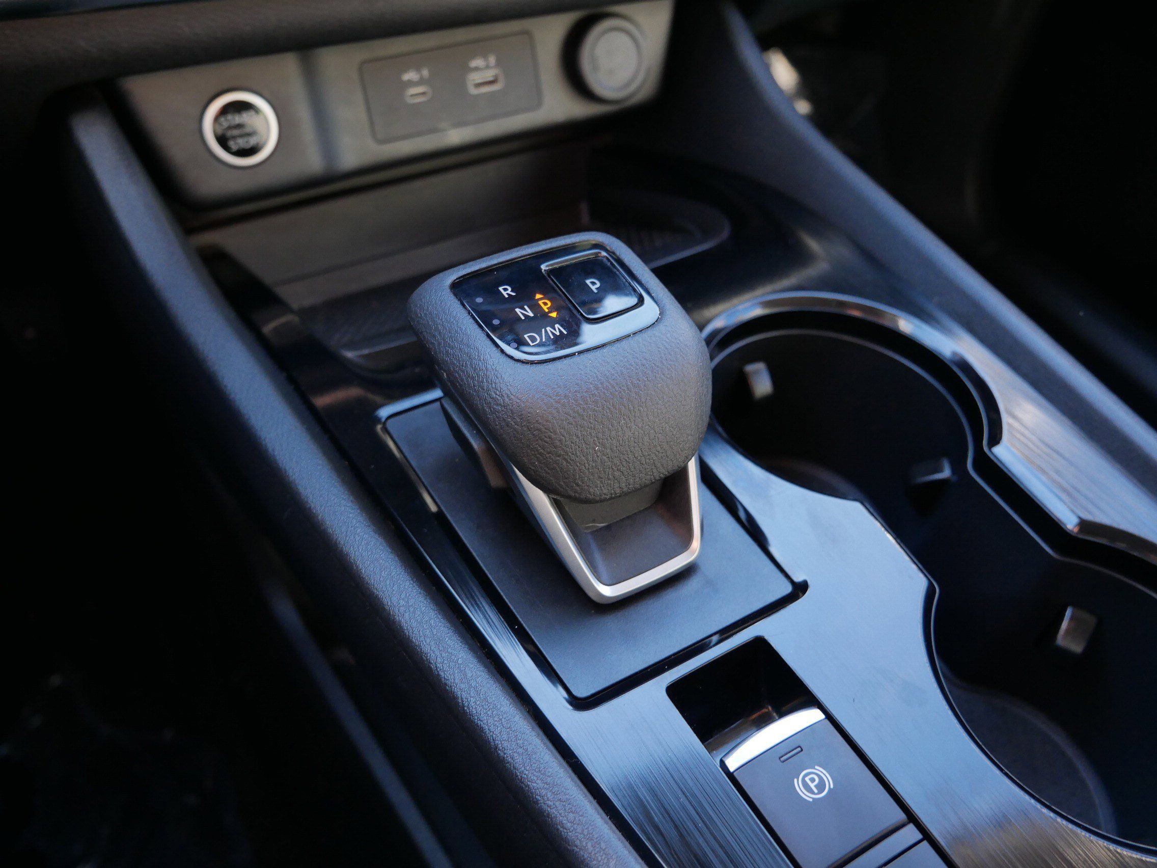 Used 2023 Nissan Rogue SV image 24