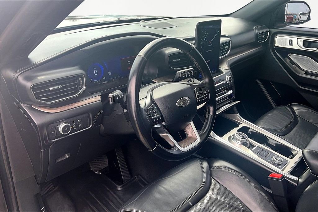 Used 2020 Ford Explorer Platinum w/ Premium Technology Package image 14