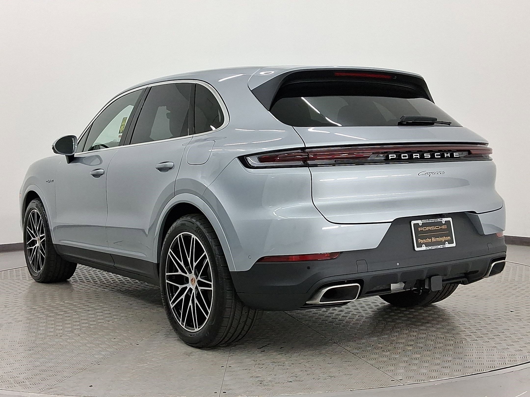 New 2026 Porsche Cayenne E-Hybrid image 3