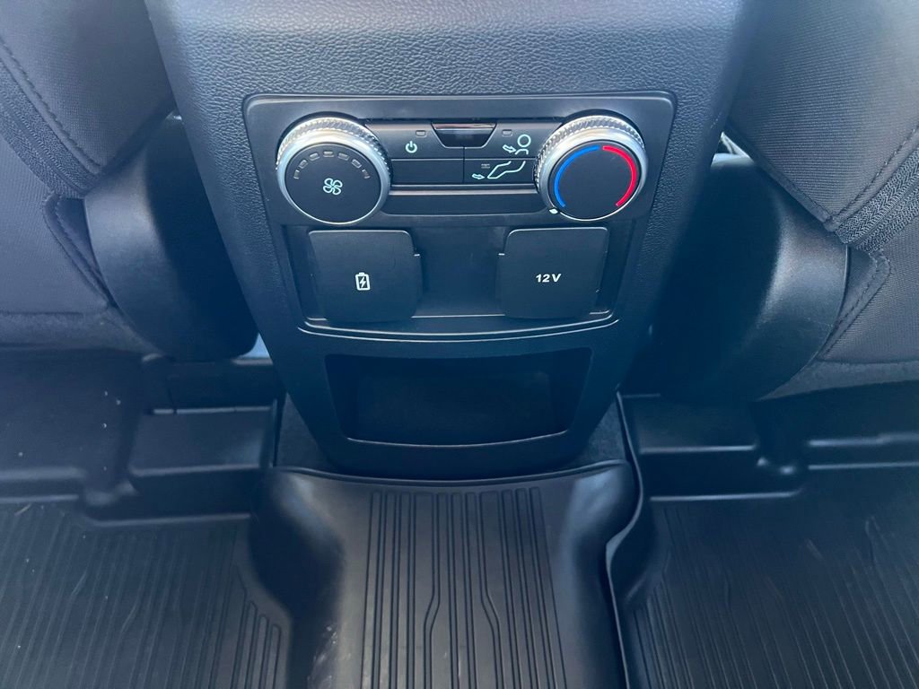 Used 2021 Ford Explorer XLT image 24